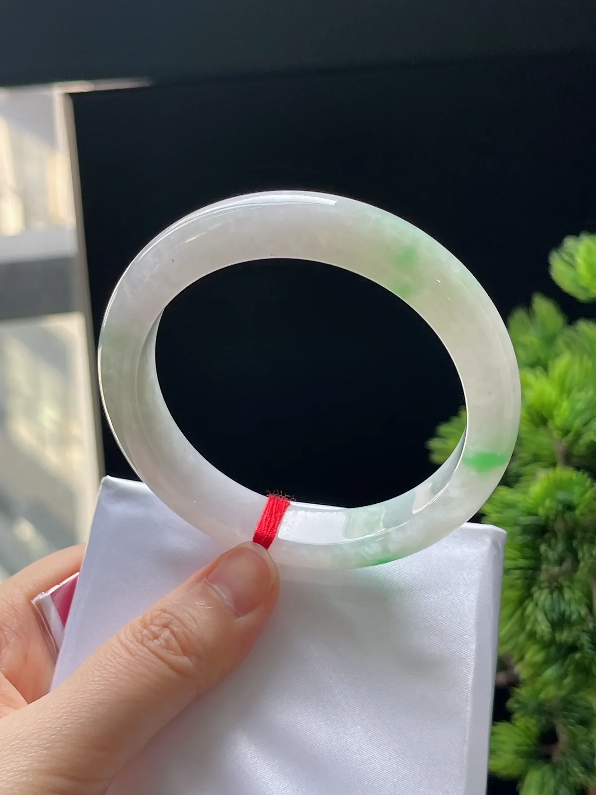 正圈57，翡翠飘绿手镯