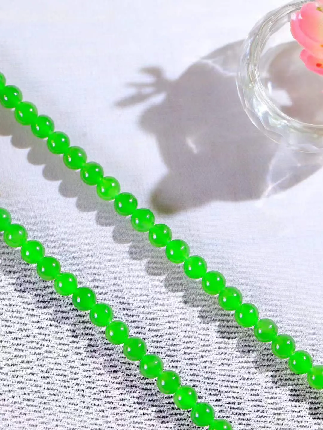 【珠圆玉润.项链】

精品和田玉碧玉珠圆玉润项链 玉质温润细腻  整串打磨圆润，佩戴舒适。珠珠落玉盘