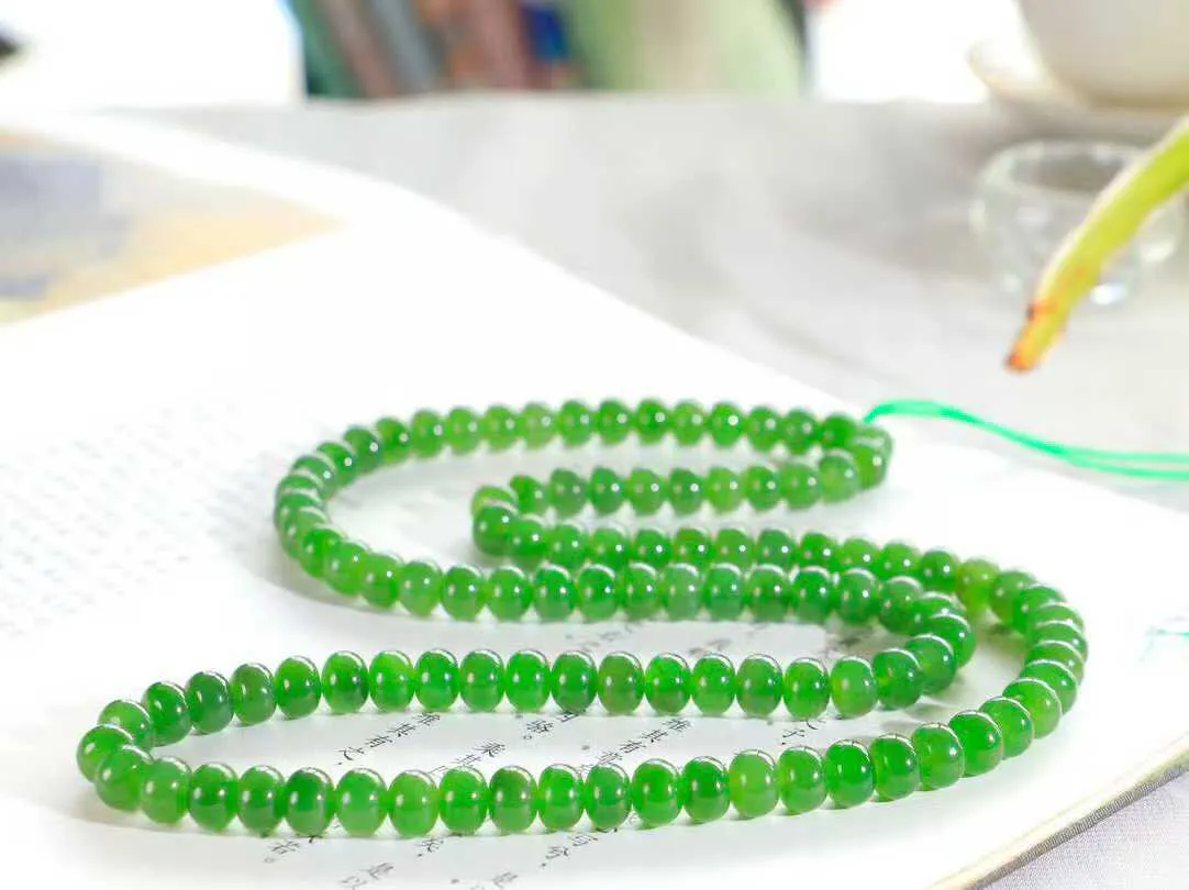 年末清货【算盘珠.挂链】

精品和田玉碧玉108挂链 项链 手链，玉质温润 油性十足 形似算盘珠，