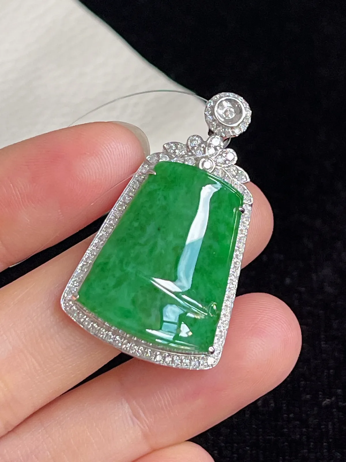 翡翠糯化种绿色节节高升竹节吊坠，印记：G18K,伴钻石