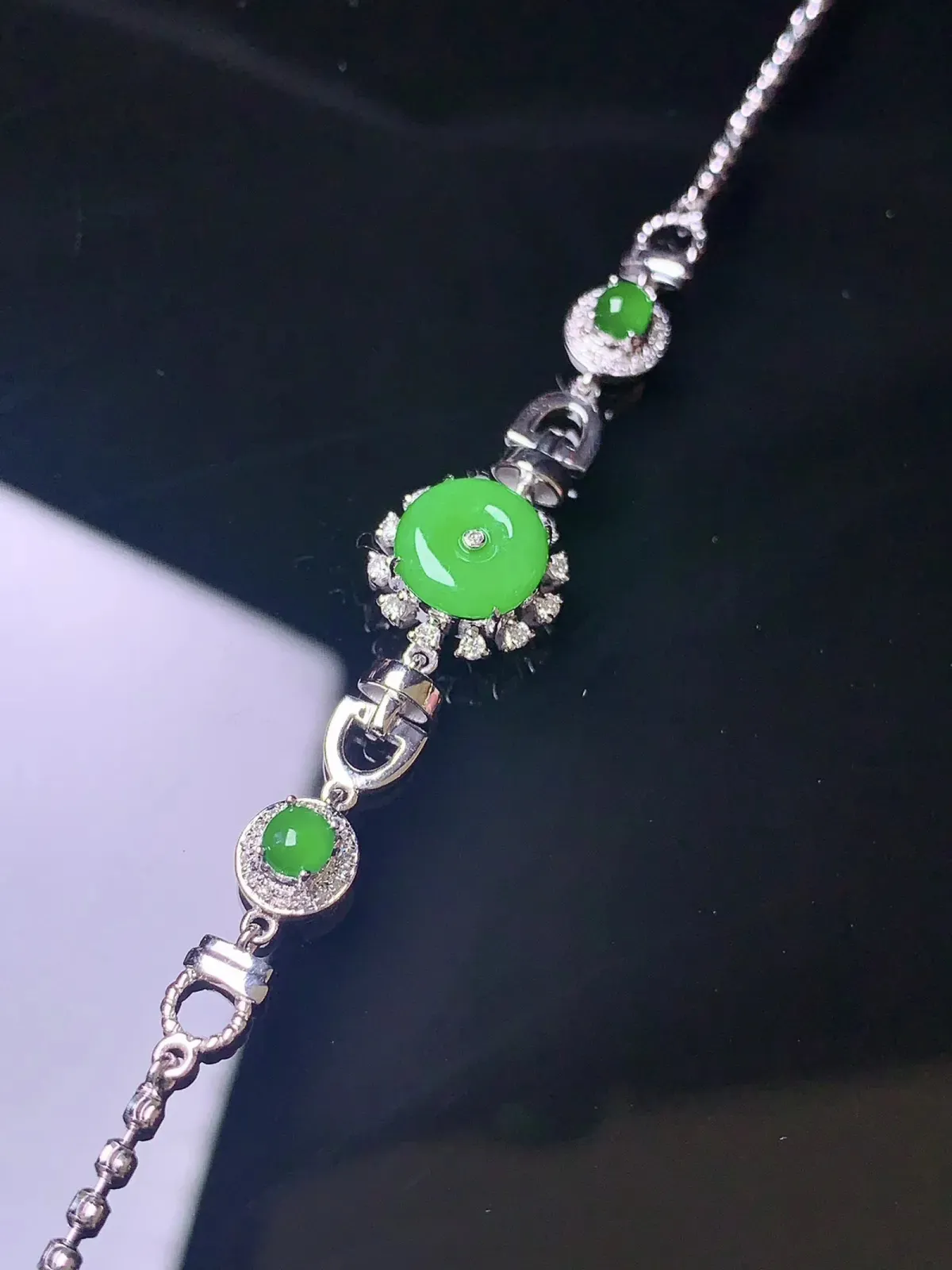 18k金钻镶嵌翠绿平安扣手链 玉质细腻 水润亮眼  整体尺寸57.8*10.1*6.1