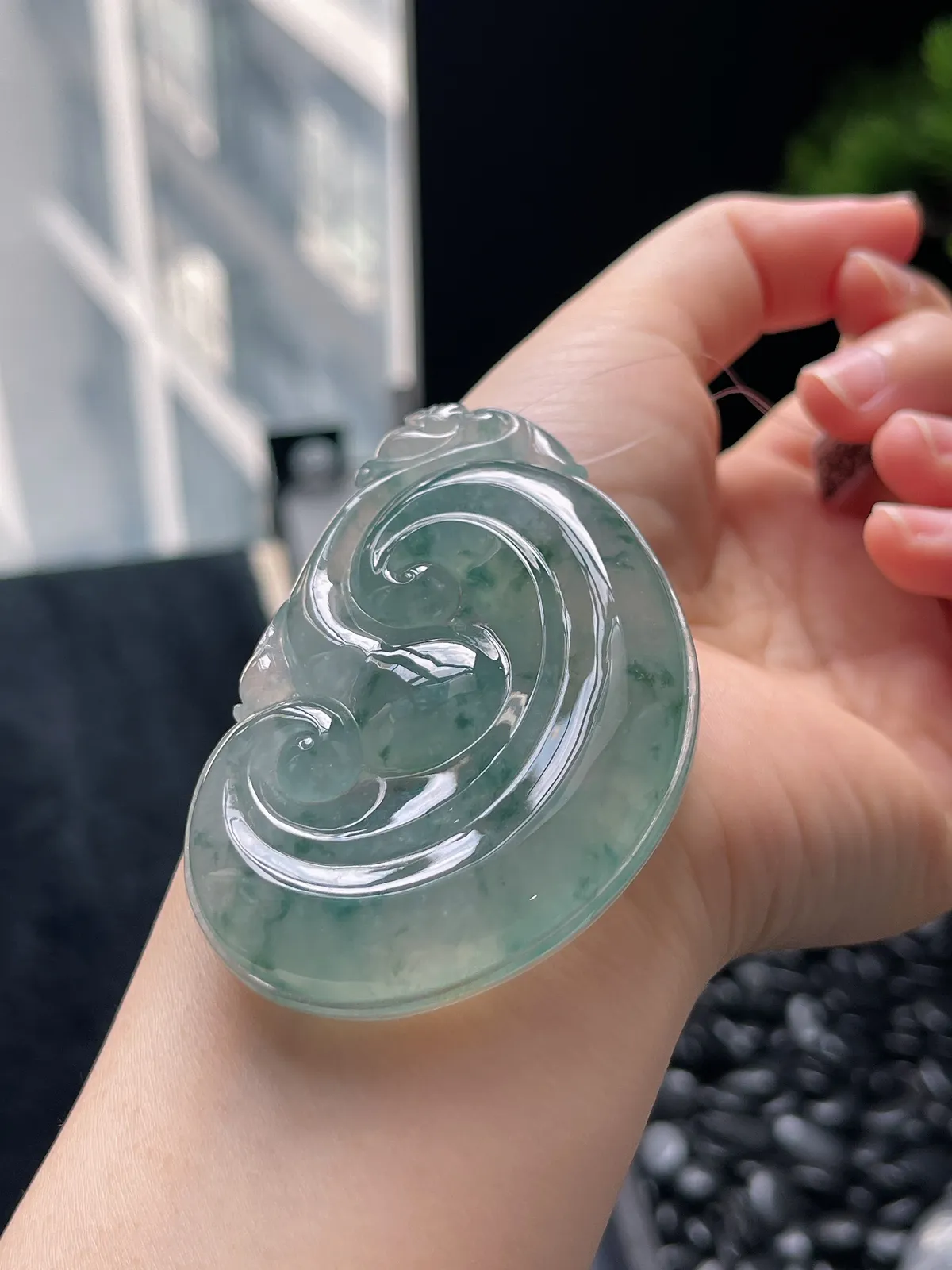 翡翠冰糯种飘花如意挂坠