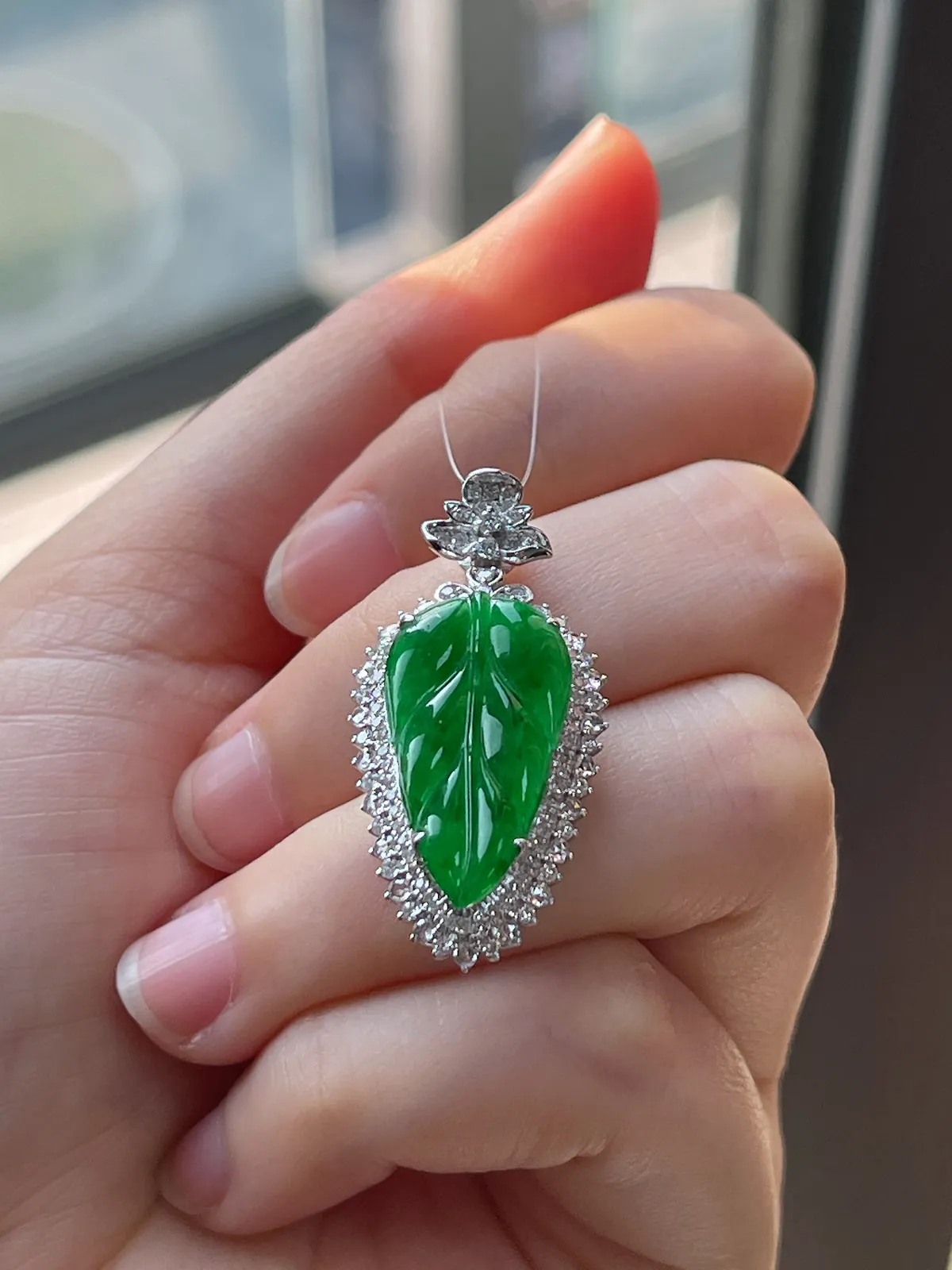 18k金翡翠糯化种满绿叶子吊坠