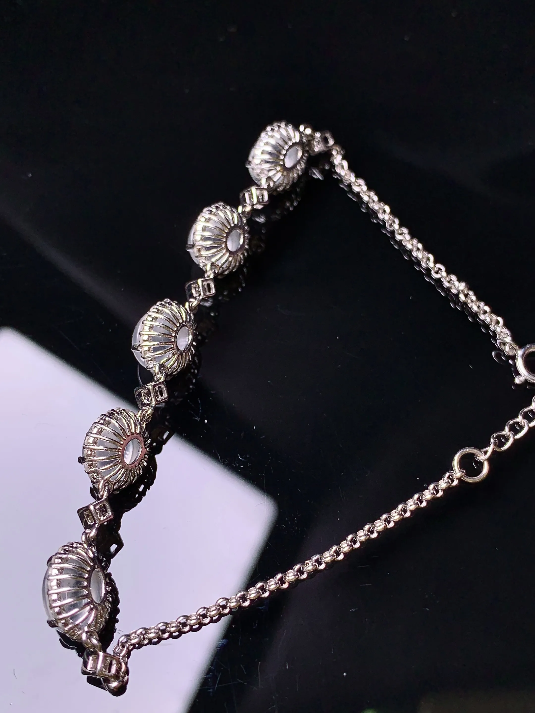 18k金钻镶嵌冰种蛋面手链 玉质细腻 色泽艳丽清新 整体尺寸63*7.6*6.2