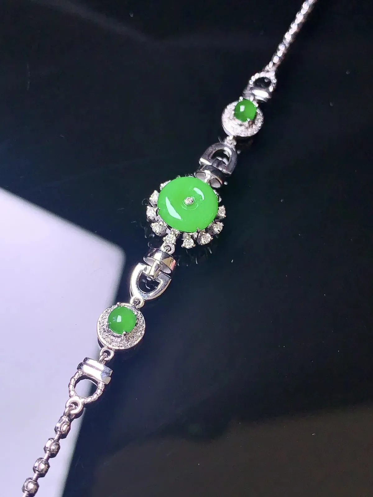 18k金钻镶嵌翠绿平安扣手链 玉质细腻 水润亮眼  整体尺寸57.8*10.1*6.1