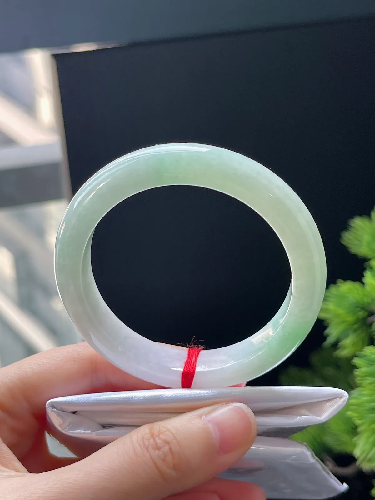 正圈51.6，翡翠糯化种浅绿色手镯