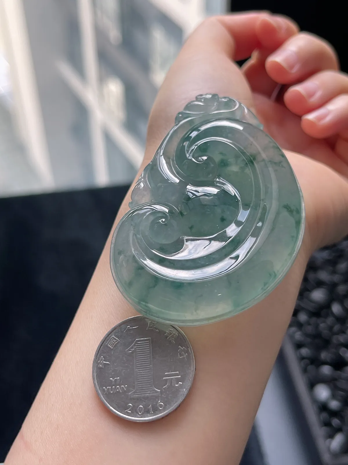 翡翠冰糯种飘花如意挂坠