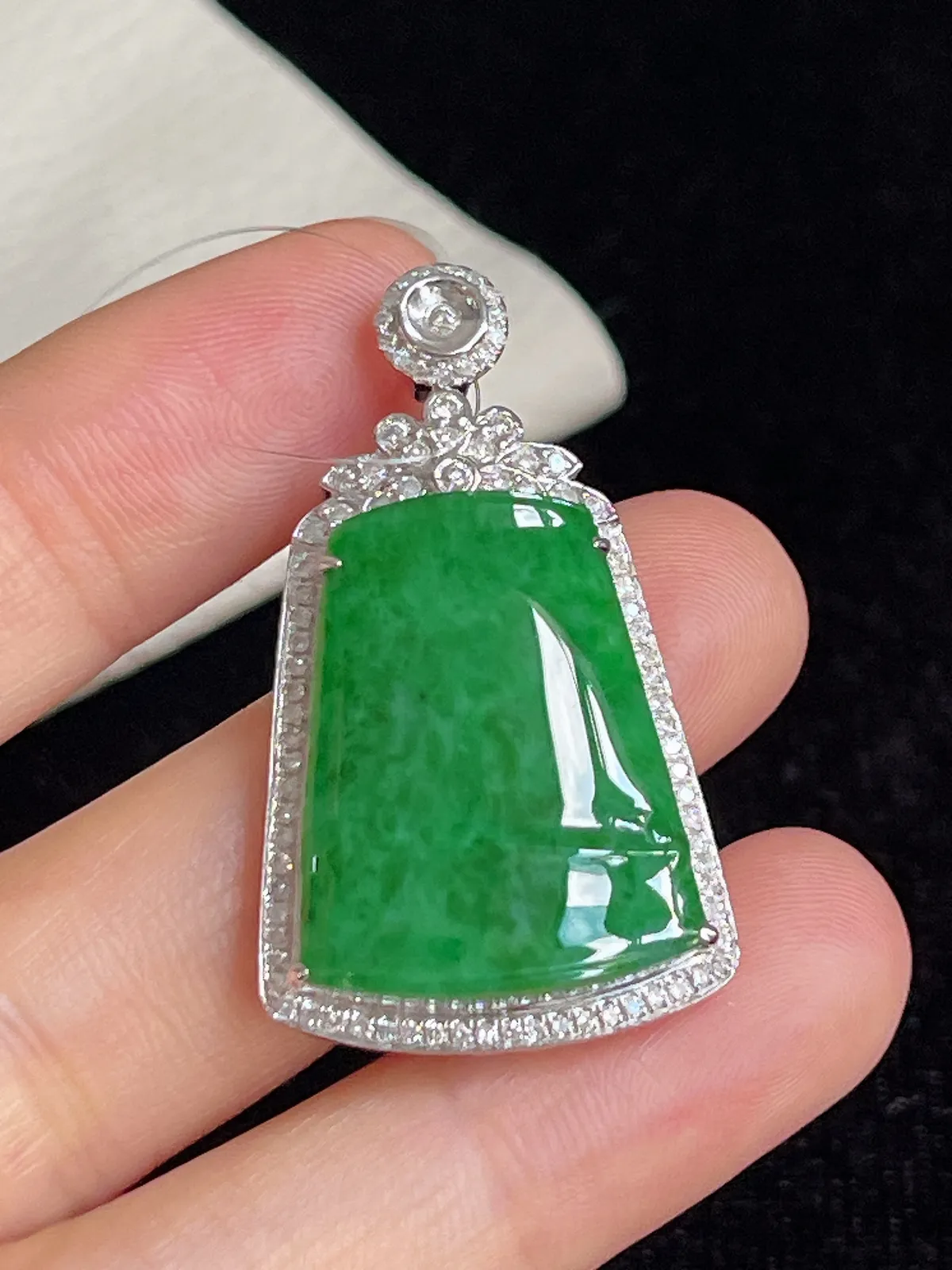 翡翠糯化种绿色节节高升竹节吊坠，印记：G18K,伴钻石