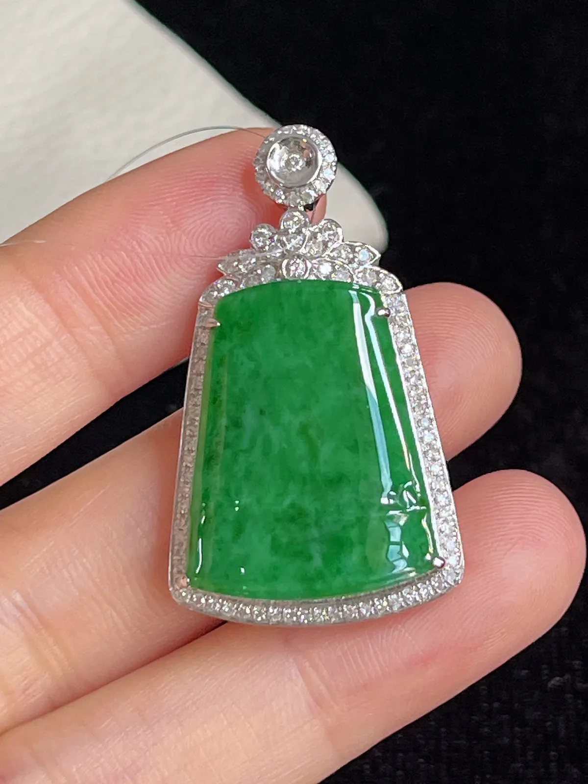 翡翠糯化种绿色节节高升竹节吊坠，印记：G18K,伴钻石