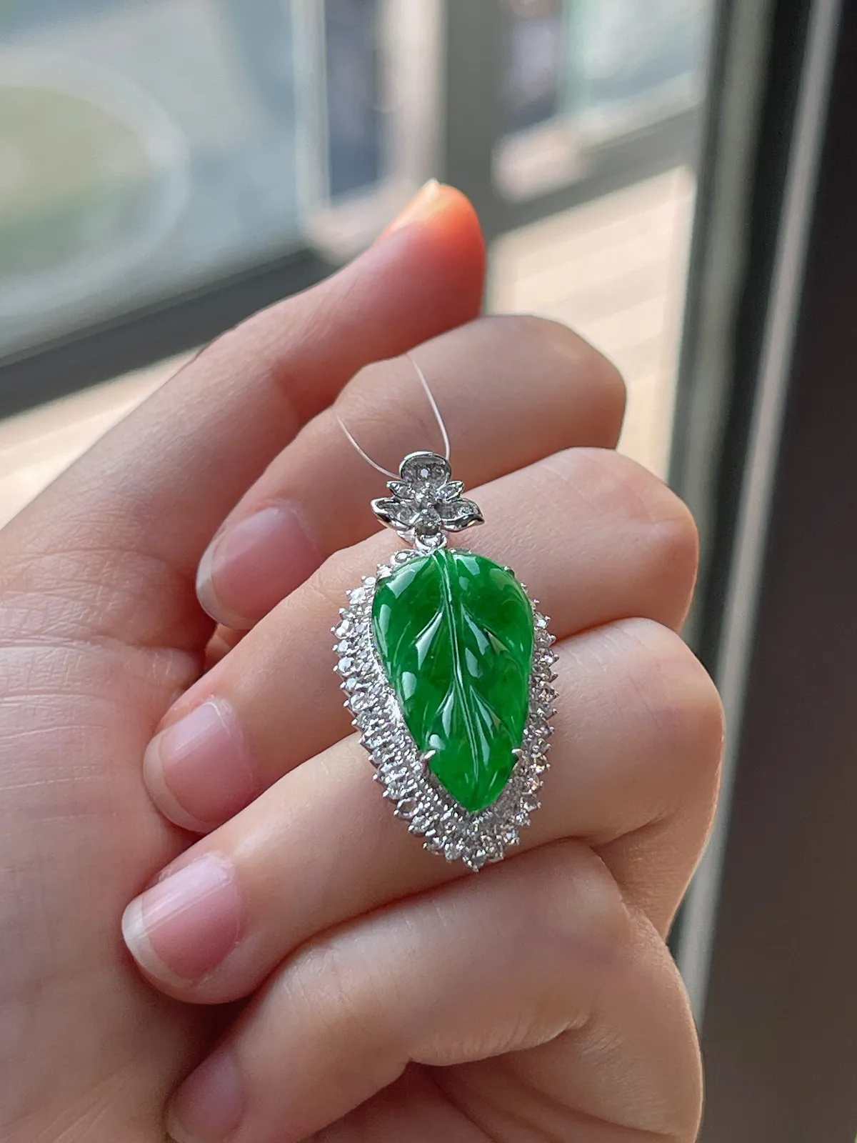 18k金翡翠糯化种满绿叶子吊坠