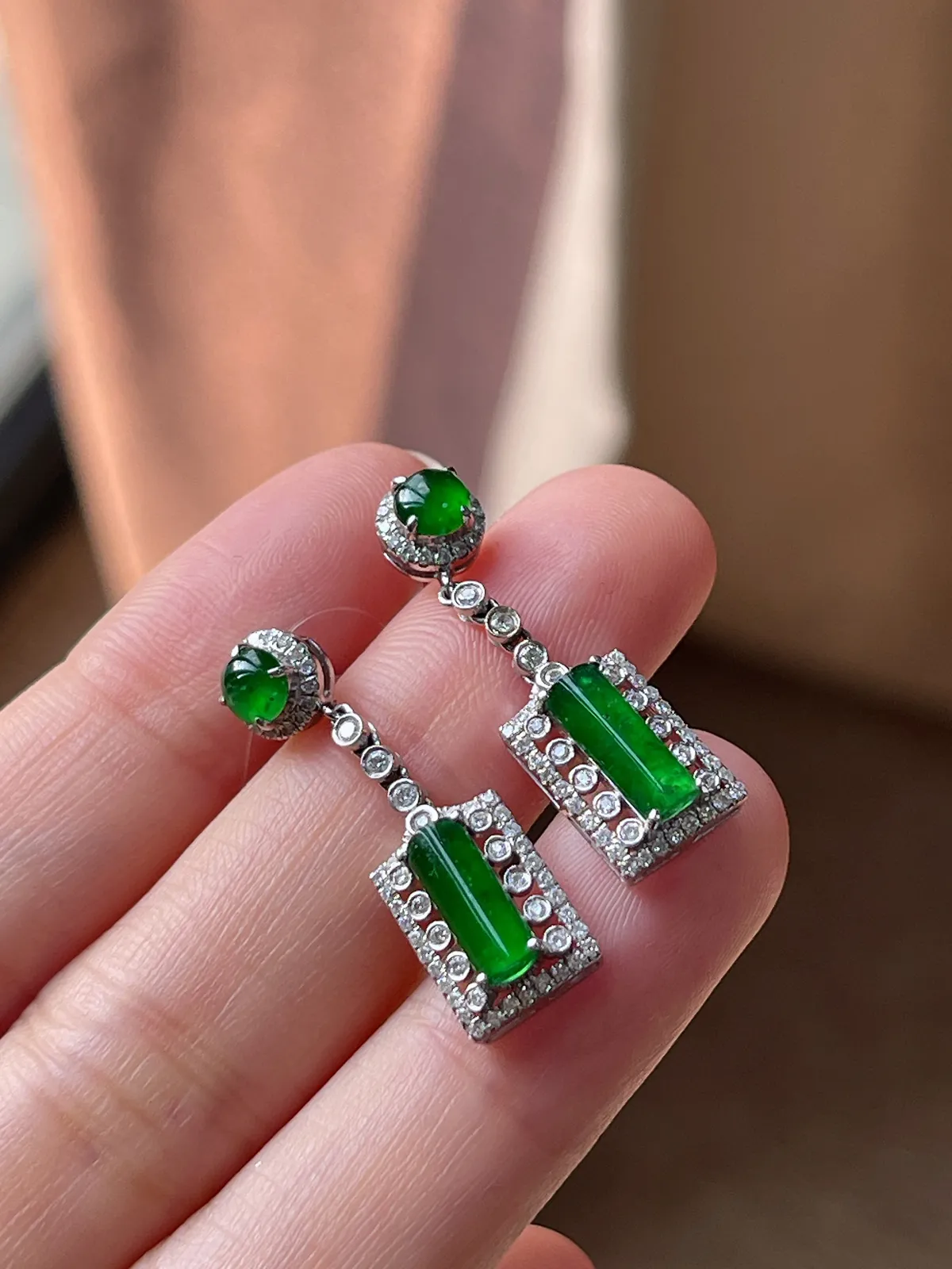 翡翠冰糯种满绿耳坠