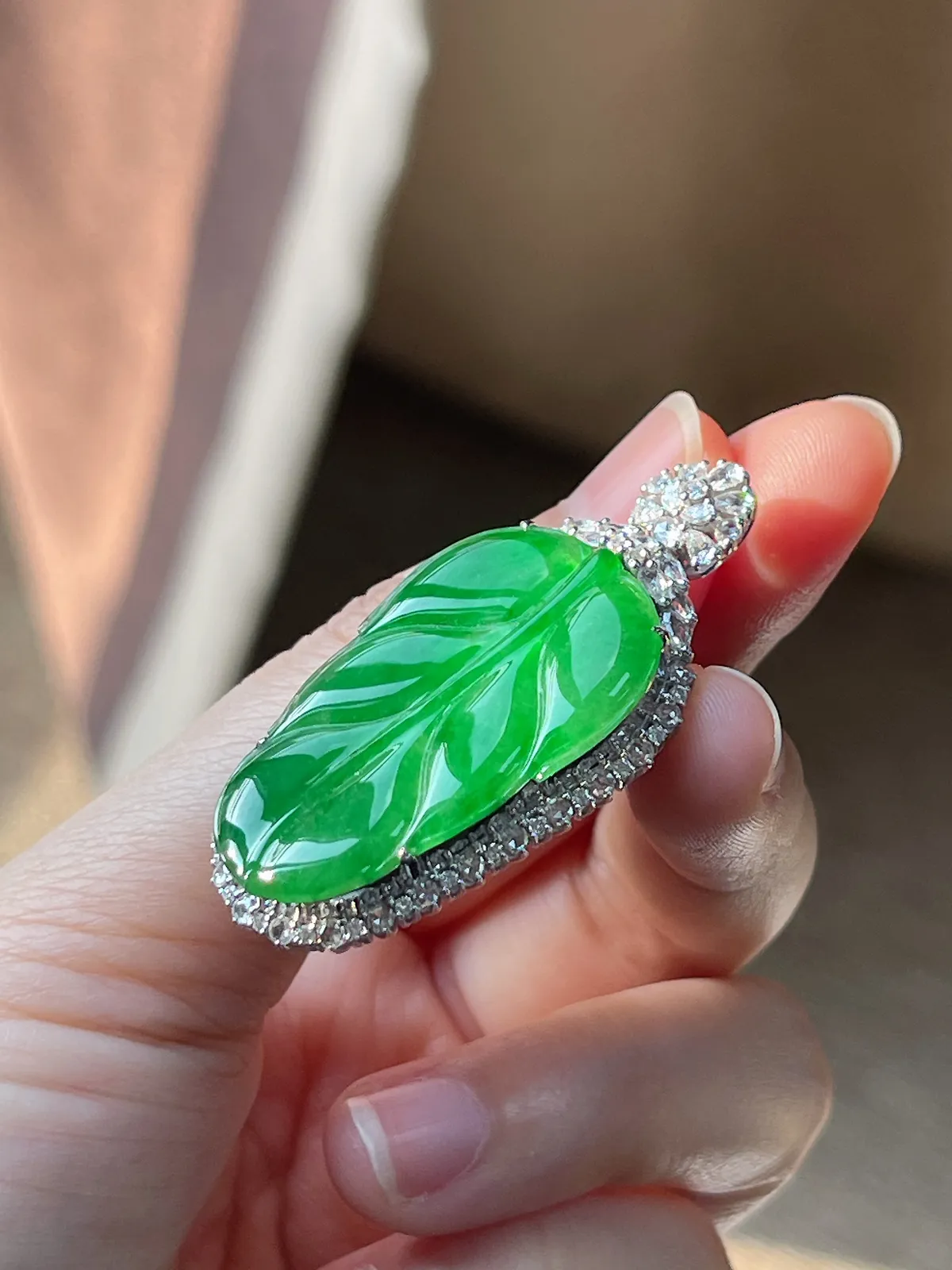 18k金翡翠糯化种绿色叶子吊坠