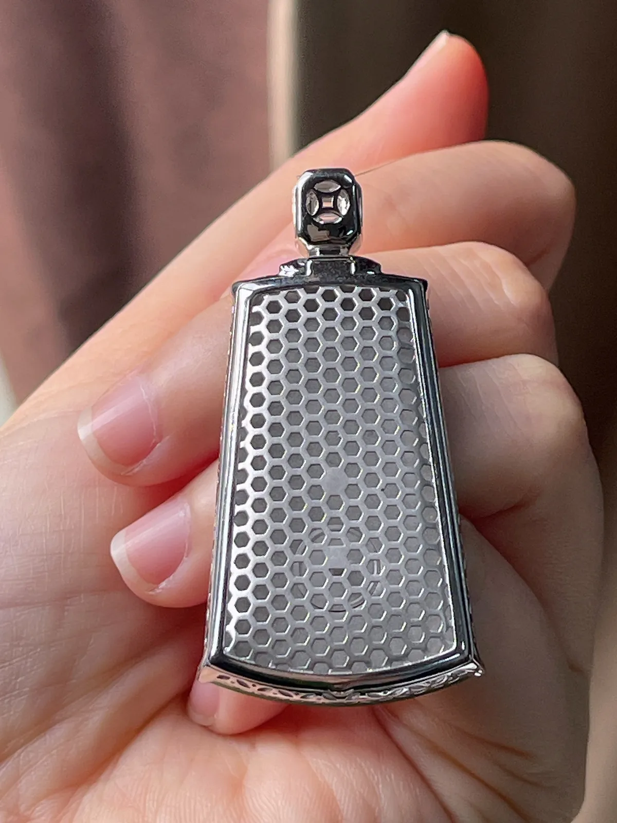 18k金翡翠冰糯种满绿无事牌吊坠