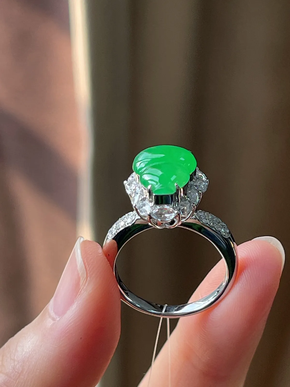 18k金翡翠满绿戒指