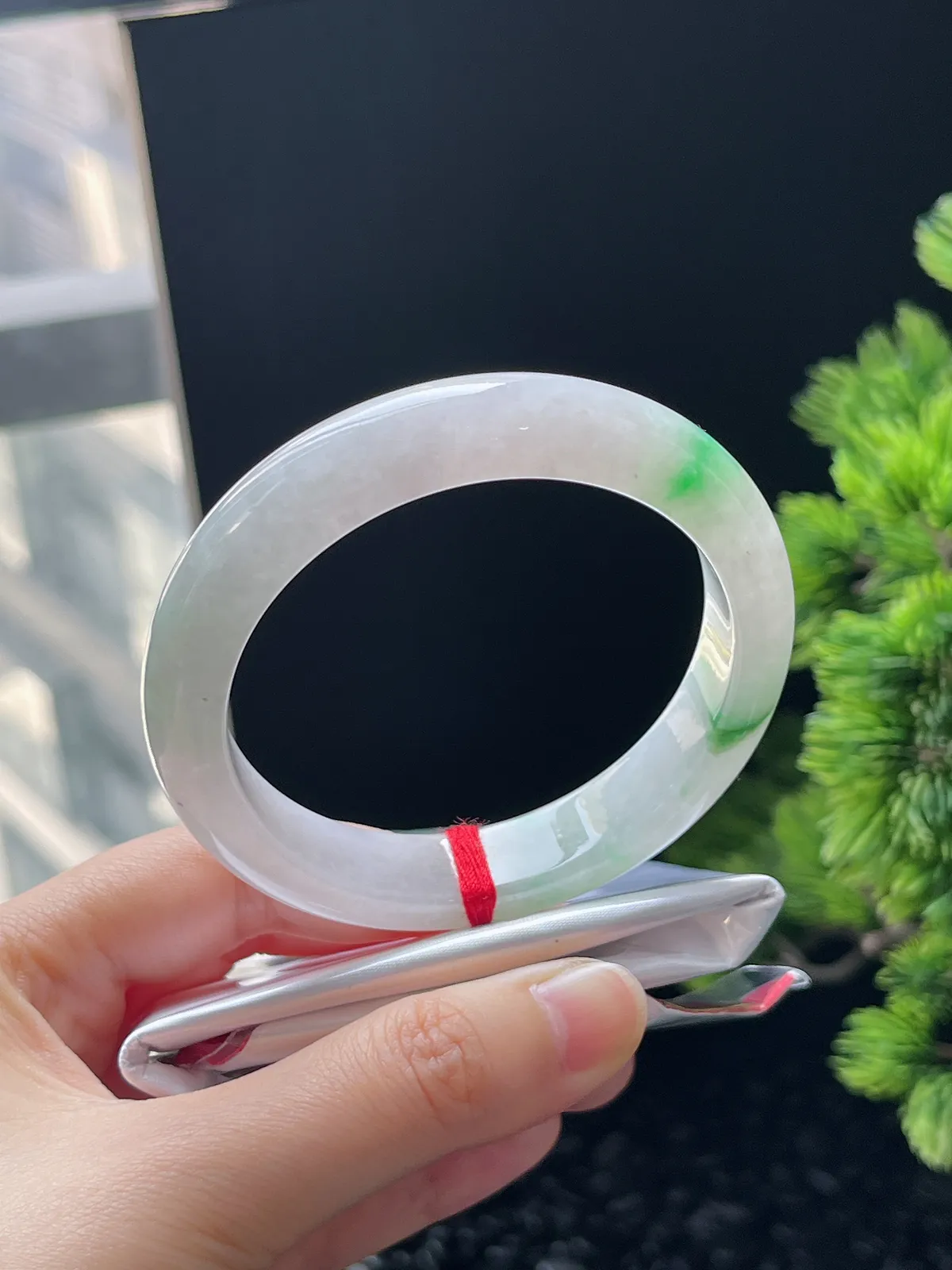 正圈57，翡翠飘绿手镯