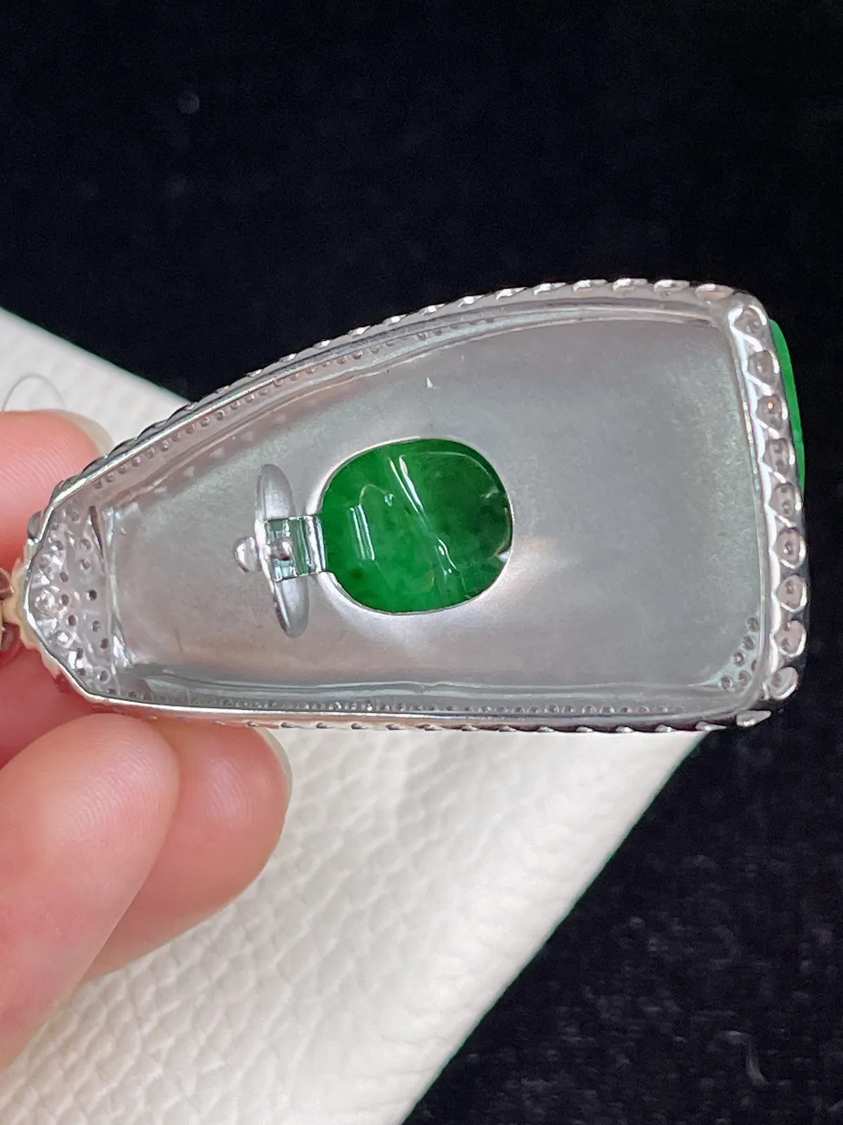 翡翠糯化种绿色节节高，印记：G18K,伴钻石