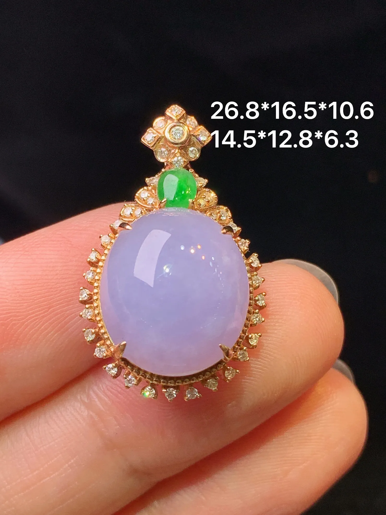 18k金钻镶嵌紫罗兰蛋面吊坠 玉质细腻 色泽艳丽清新 整体尺寸26.8*16.5*10.6