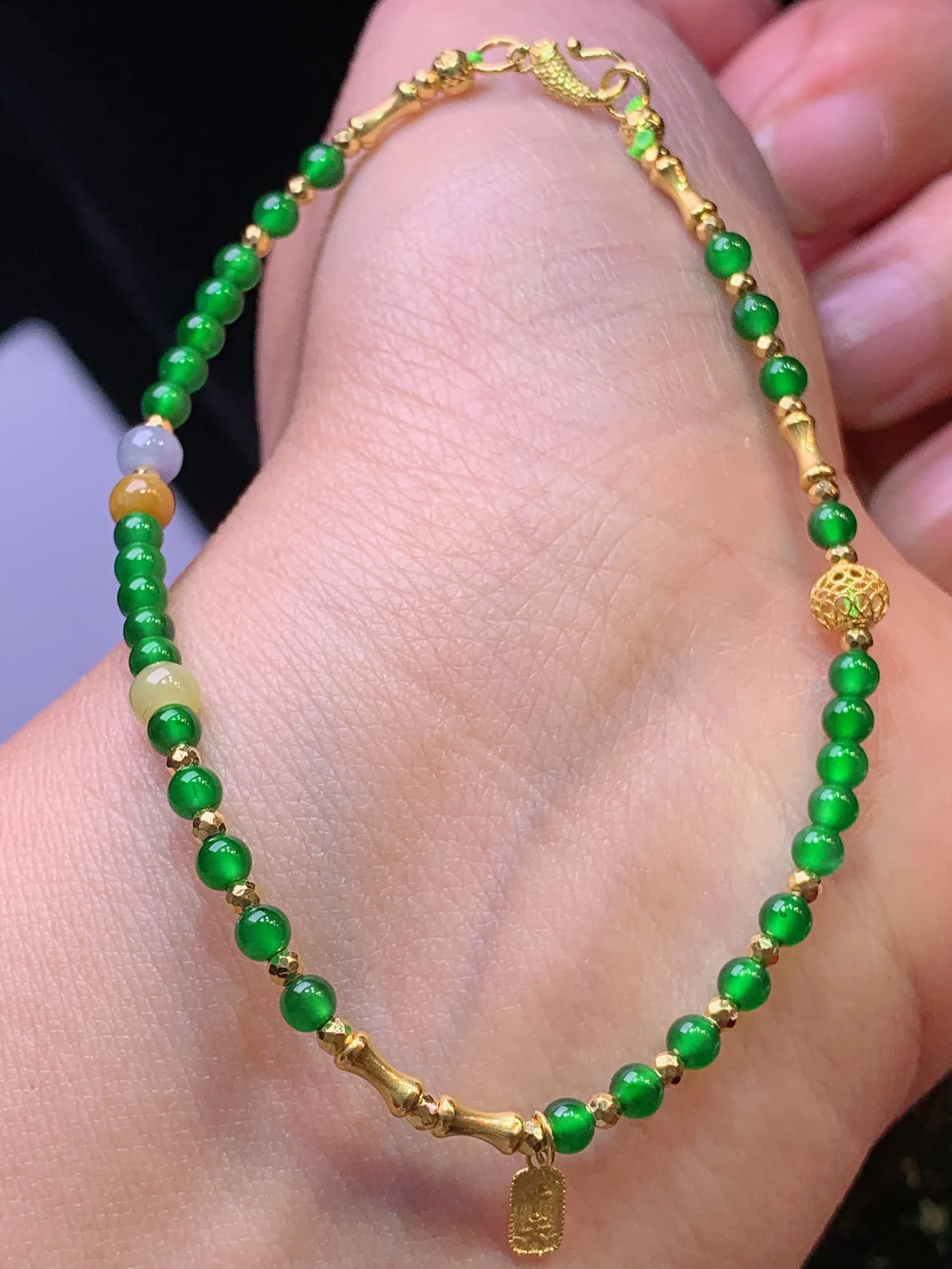 18k金镶嵌满绿圆珠手链 玉质细腻 色泽艳丽清新 整体尺寸3