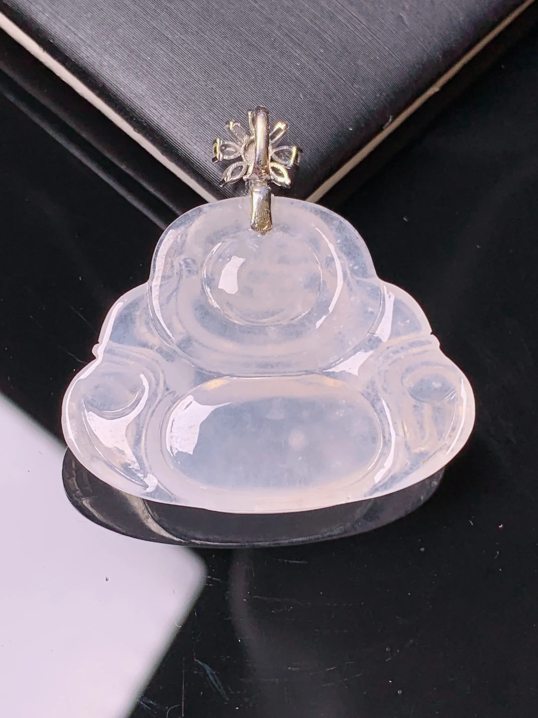 18k金钻镶嵌冰种佛公吊坠 玉质细腻 色泽艳丽清新 整体尺寸32.5*31.8*5.5