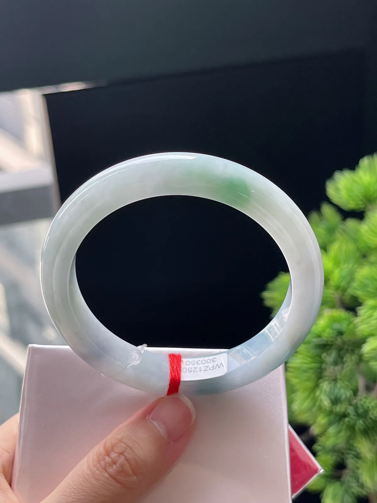 正圈57圈口，翡翠糯化种蓝调飘花手镯