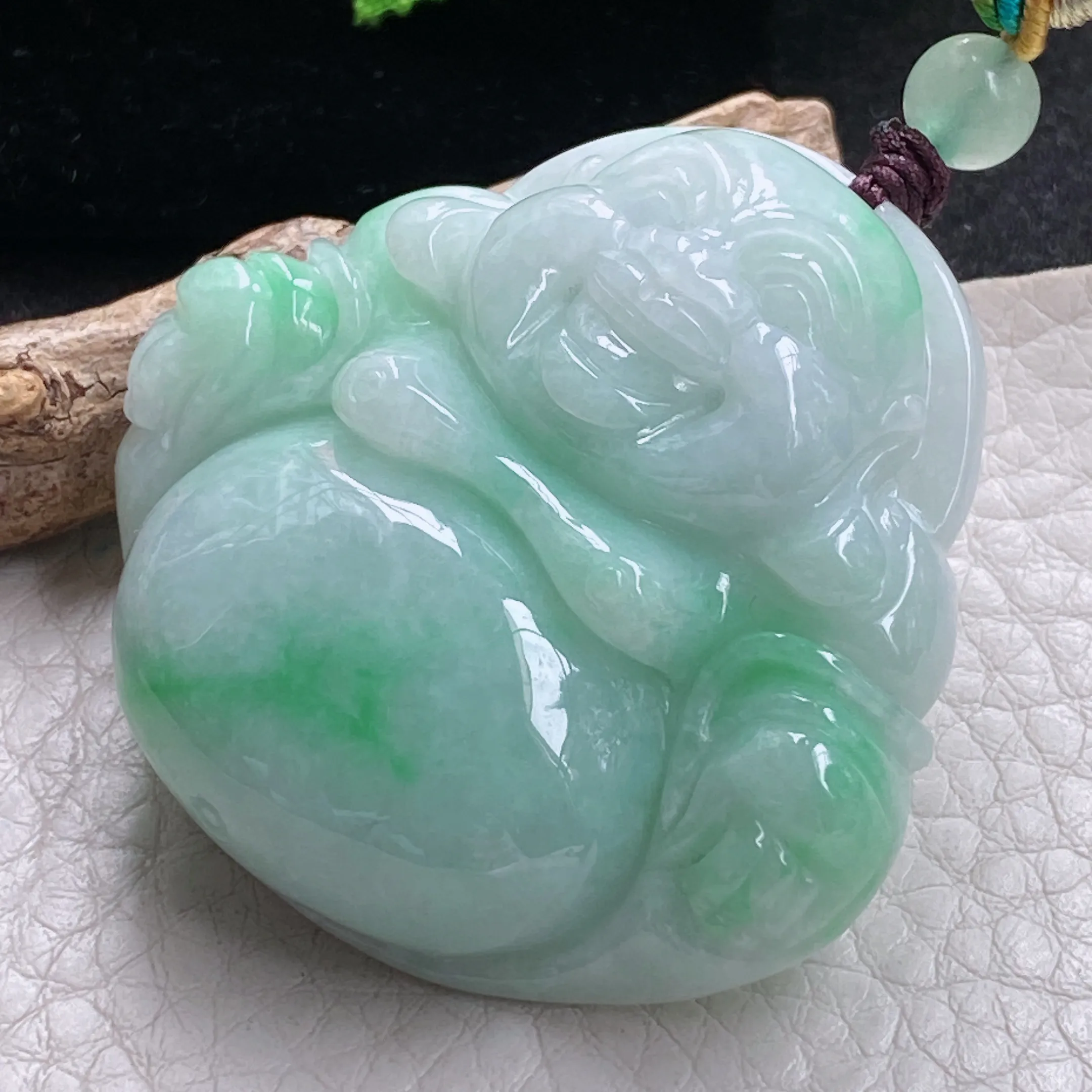 zen自然光43*45.5*12.6天然缅甸翡翠飘绿大佛公吊坠