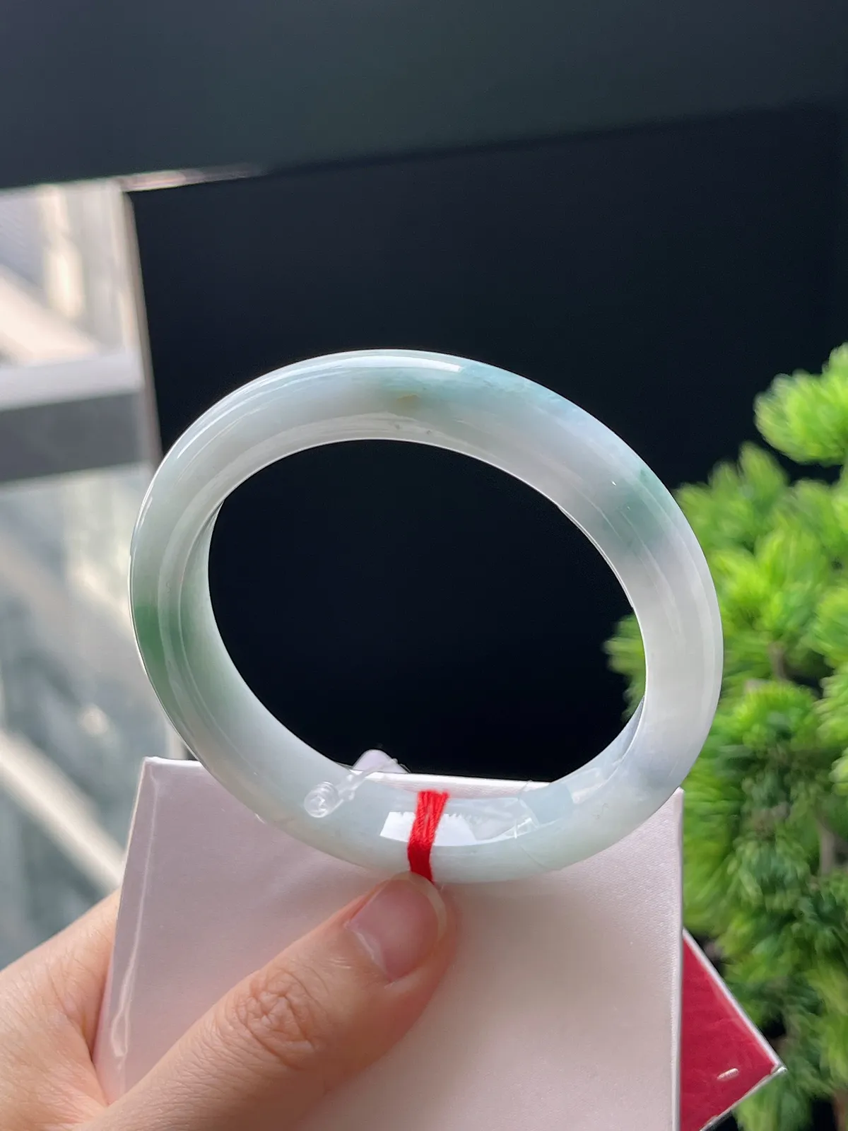 正圈57圈口，翡翠糯化种蓝调飘花手镯