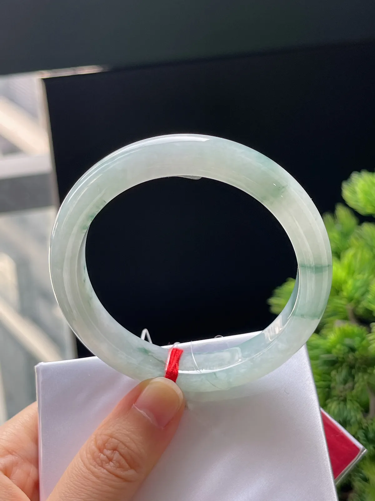 正圈56圈口，翡翠冰糯种飘绿手镯