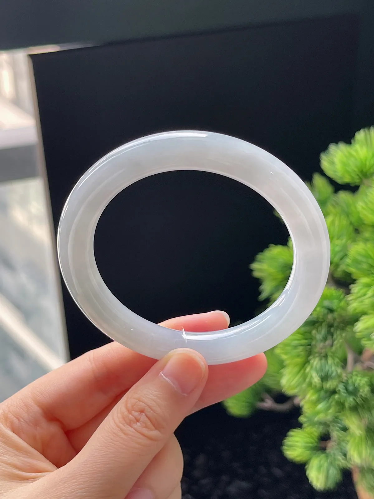 圆镯55.5圈口，翡翠手镯