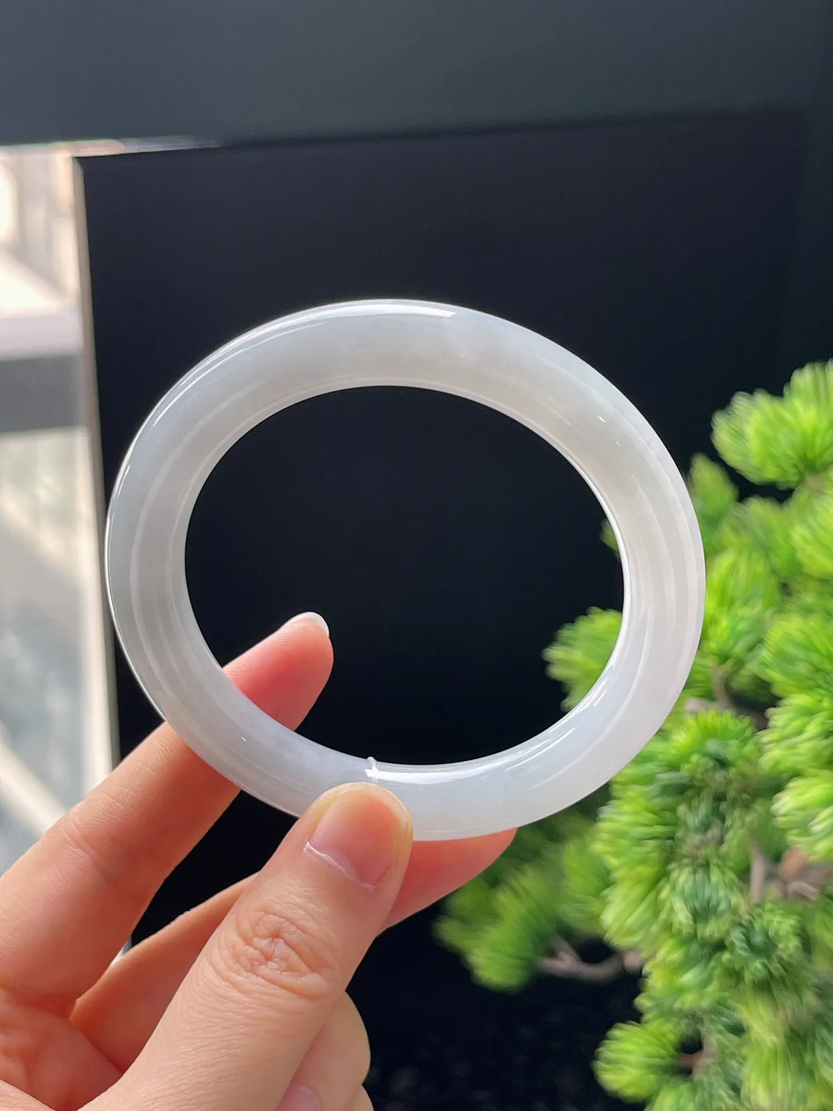 圆镯55.5圈口，翡翠手镯