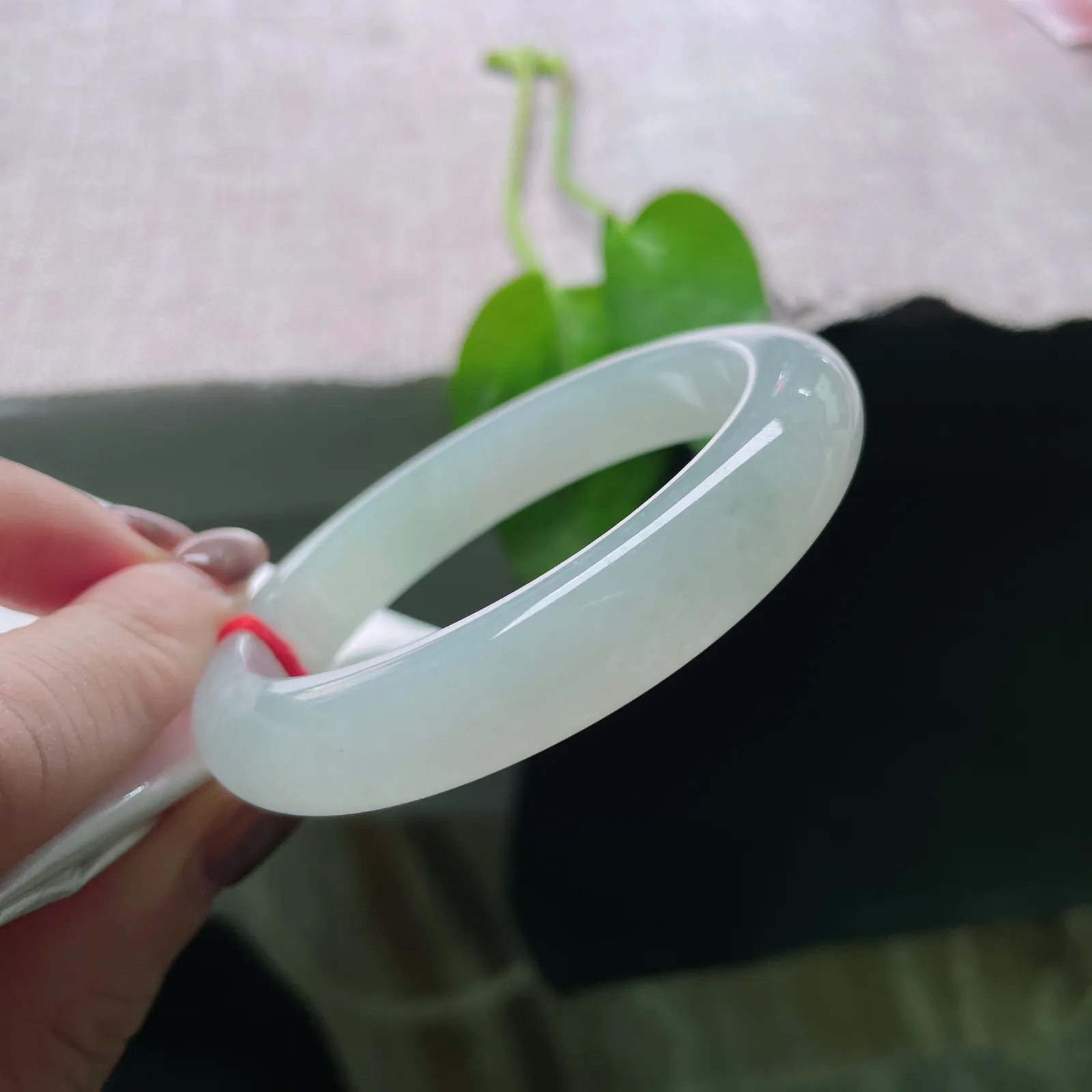 55.7/11.6/8.3，冰晴底正圈，清润通透，寻一方美玉，伴岁岁朝朝安暖。洒金，完美