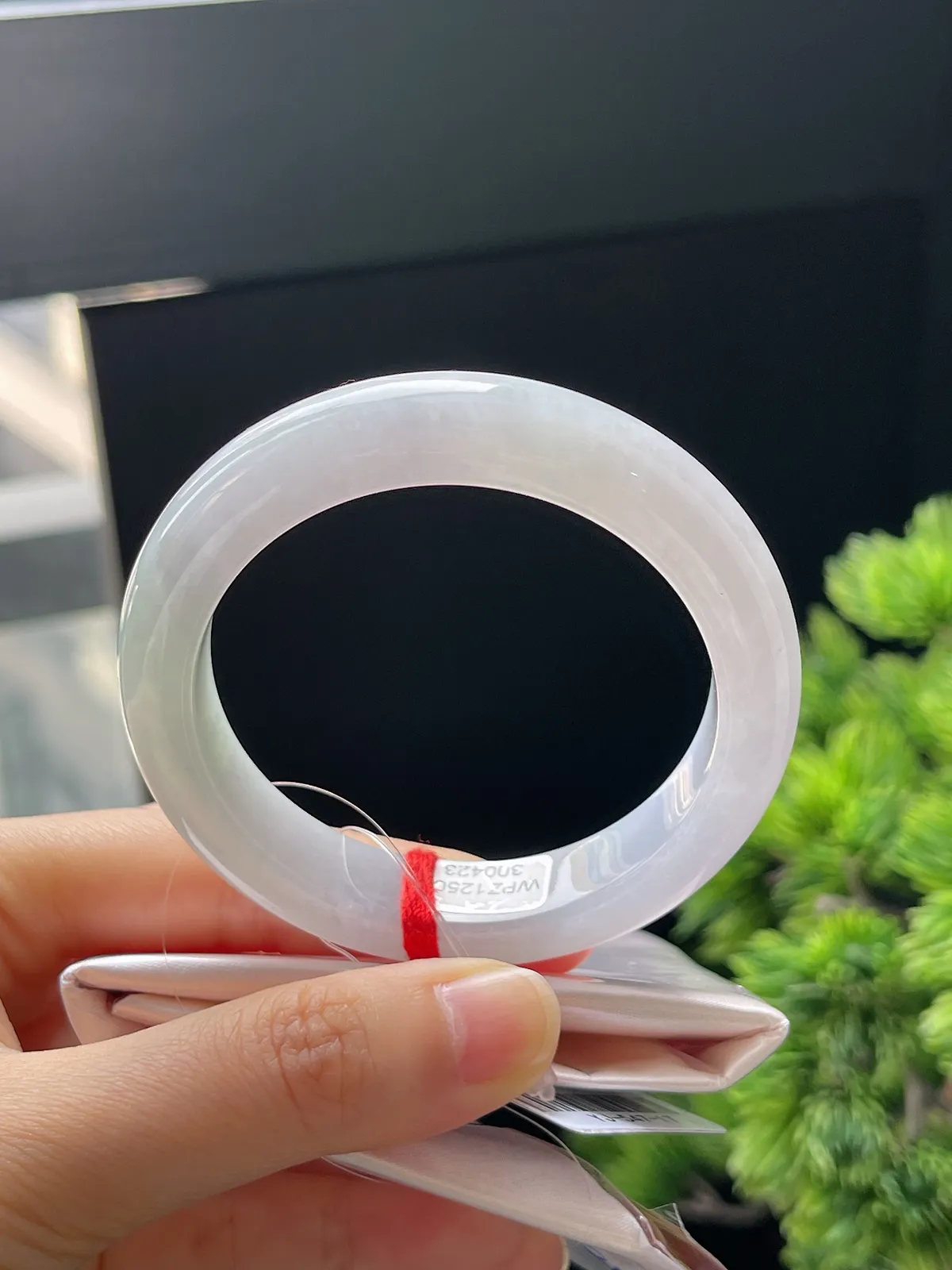 正圈52.3圈口，翡翠冰糯种浅紫色手镯