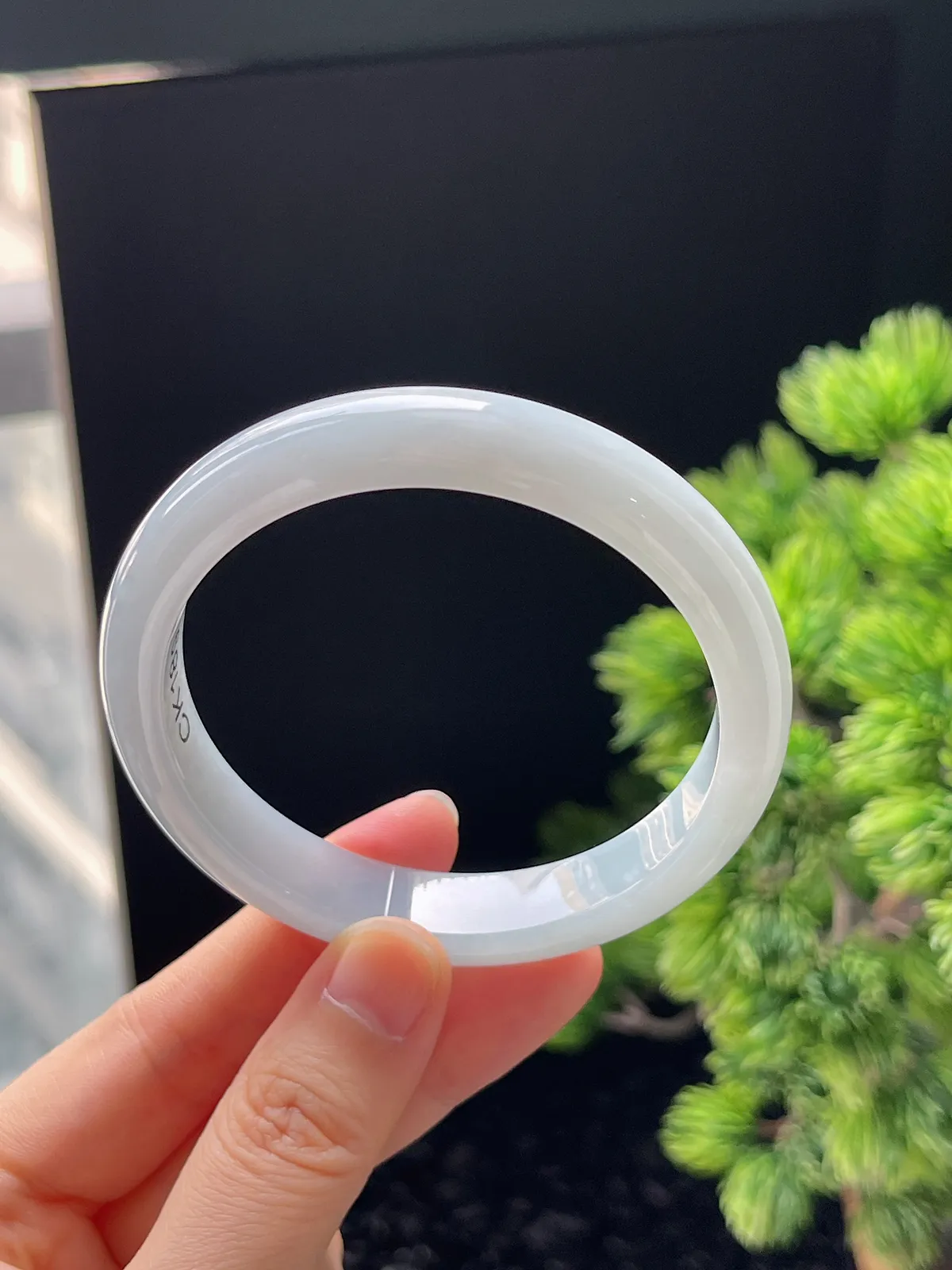 正圈57.1圈口，翡翠糯化种白色手镯