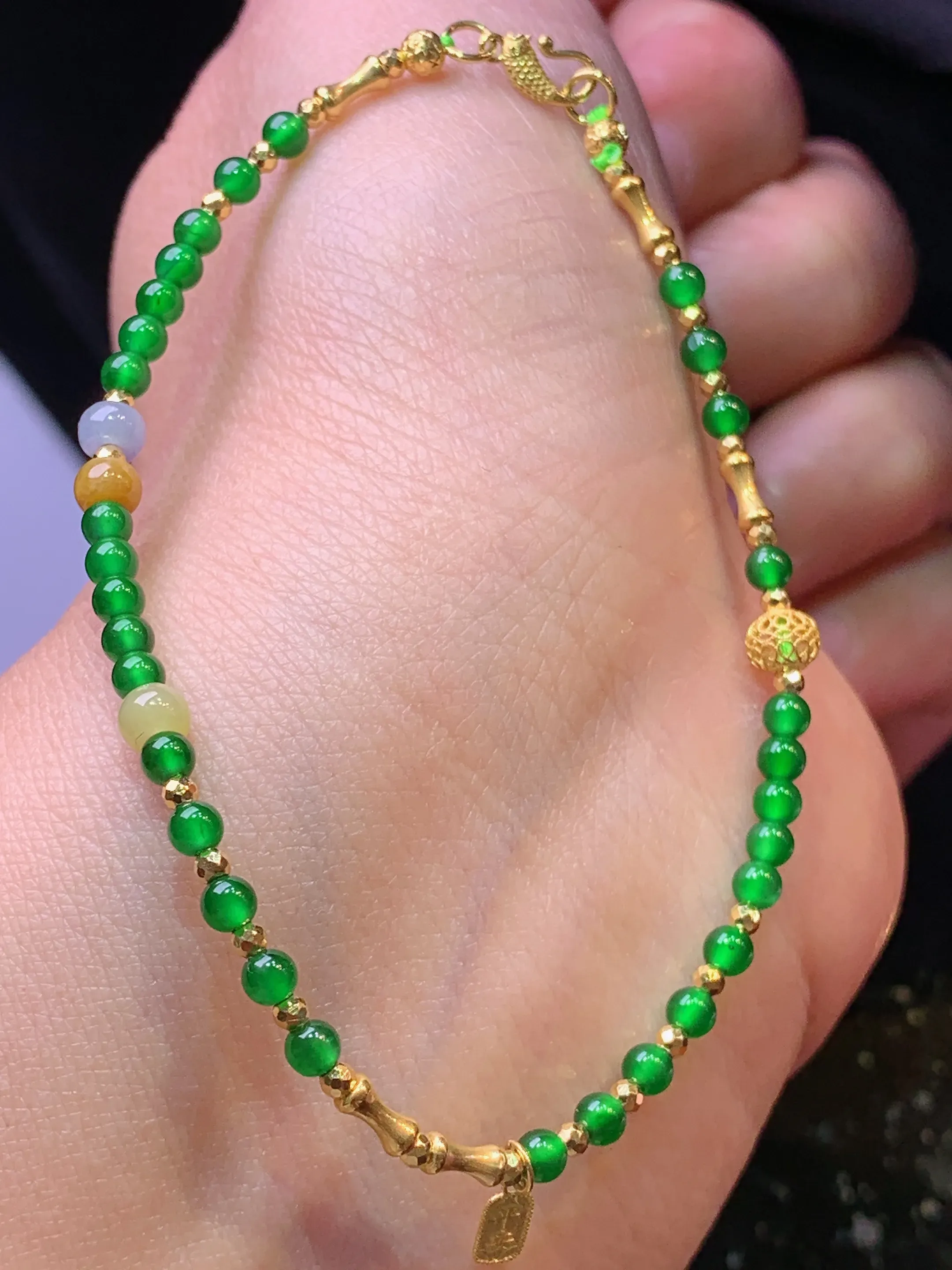 18k金镶嵌满绿圆珠手链 玉质细腻 色泽艳丽清新 整体尺寸3