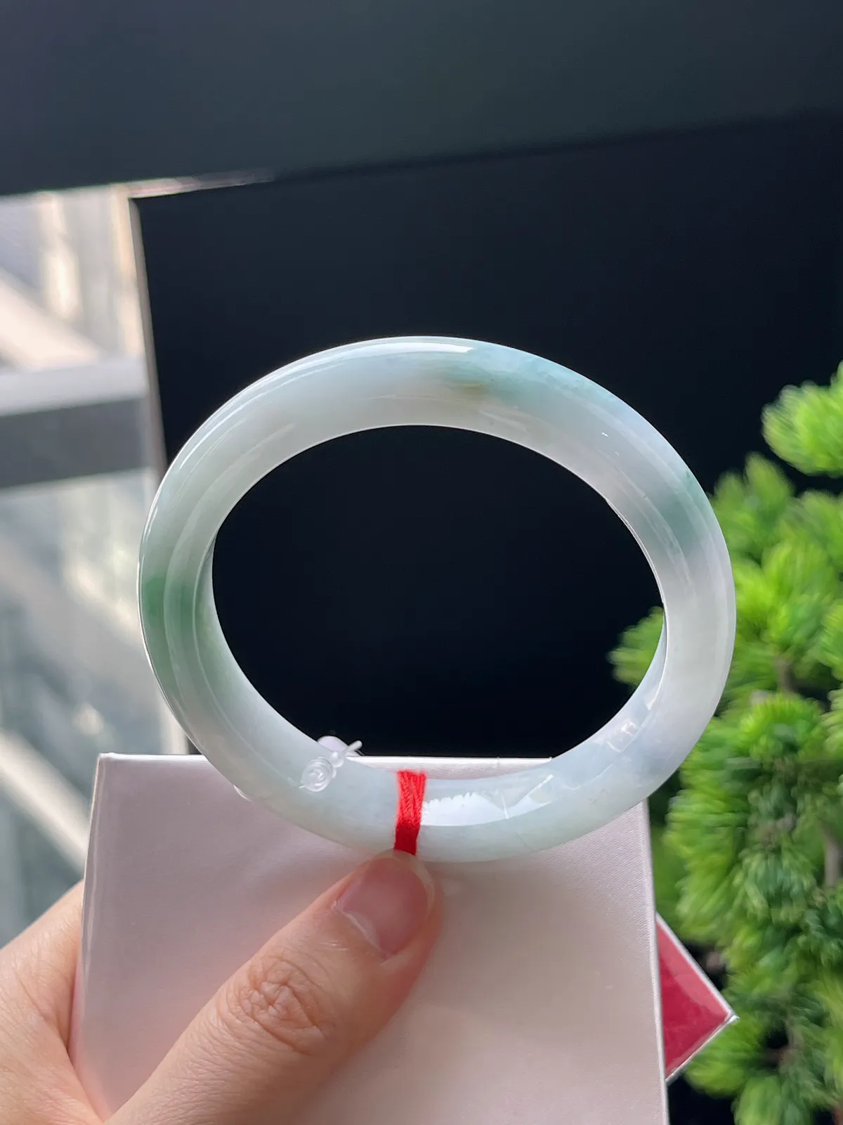 正圈57圈口，翡翠糯化种蓝调飘花手镯