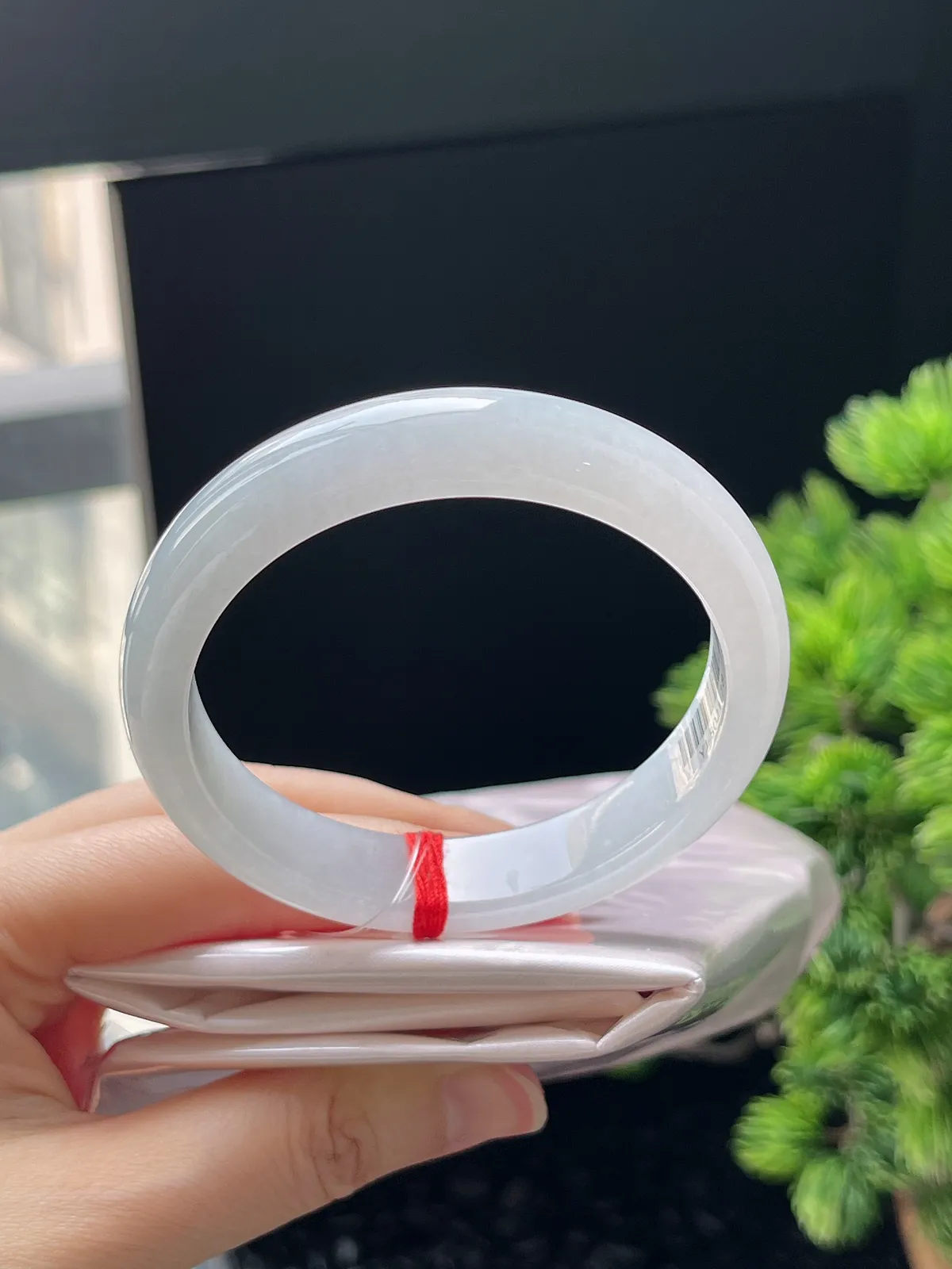 正圈55.5圈口，翡翠冰糯种白色手镯