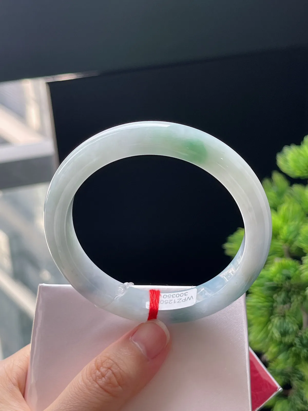 正圈57圈口，翡翠糯化种蓝调飘花手镯