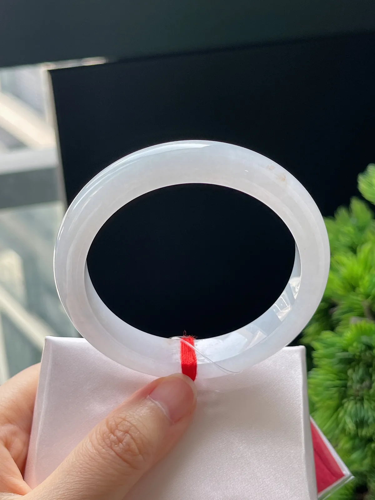 正圈50.5圈口，翡翠冰糯种淡绿手镯