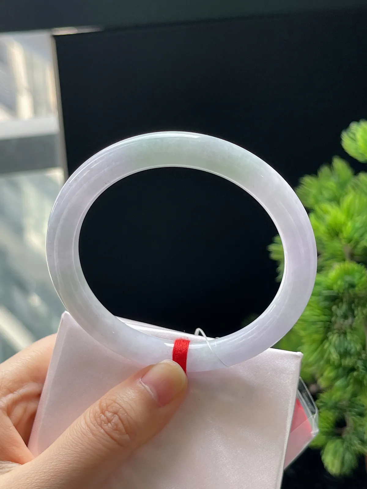 圆镯58圈口，翡翠糯化种春带彩手镯