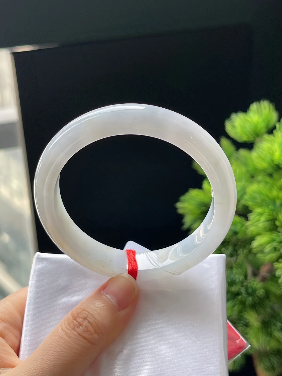 正圈56圈口，翡翠冰糯种浅绿色砂金手镯