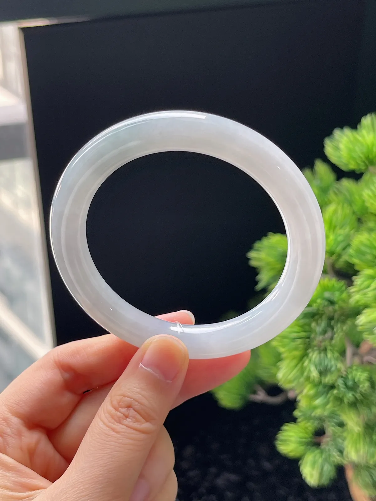 圆镯55.5圈口，翡翠手镯