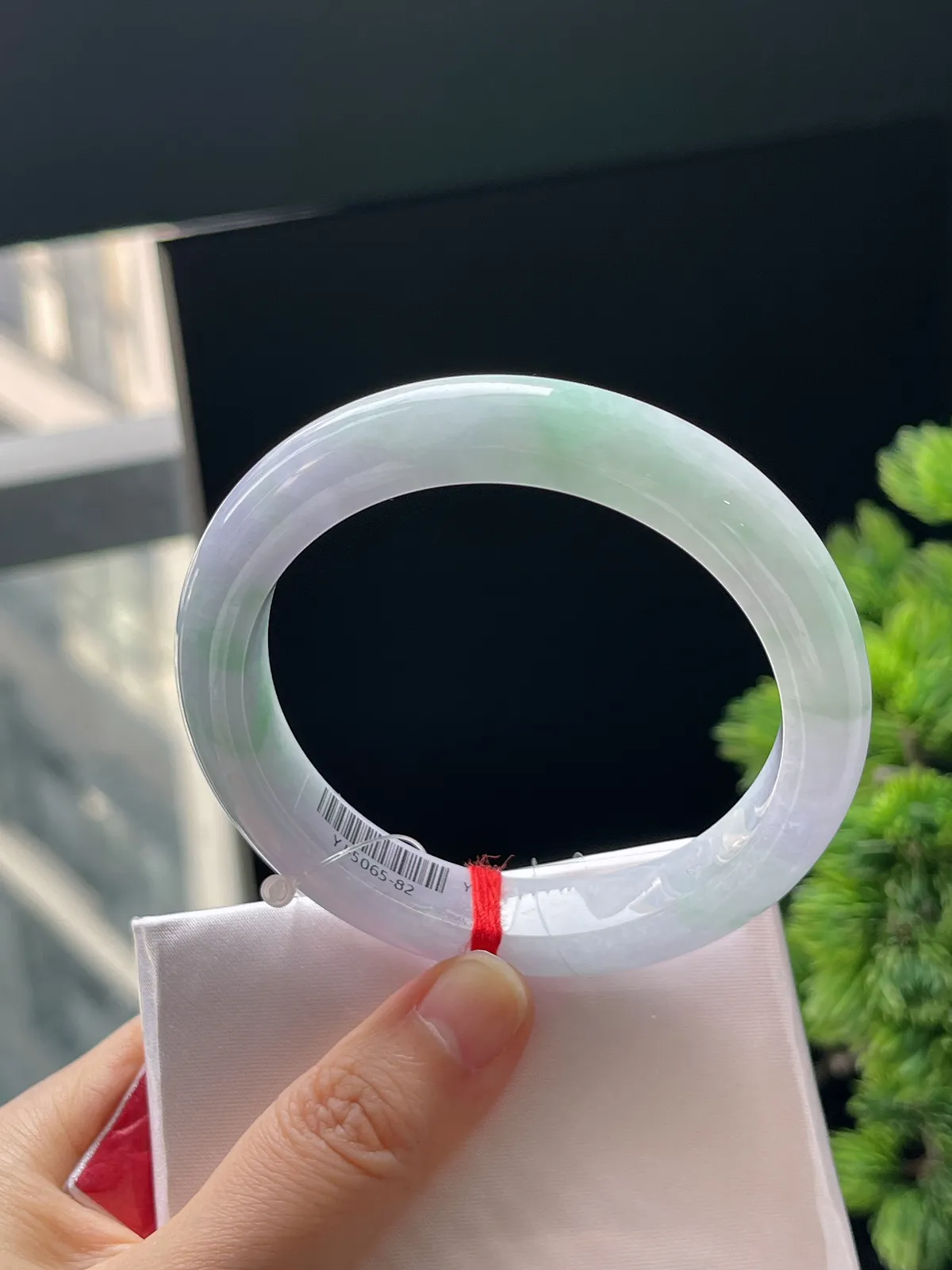 正圈58圈口，翡翠糯化种春带彩手镯