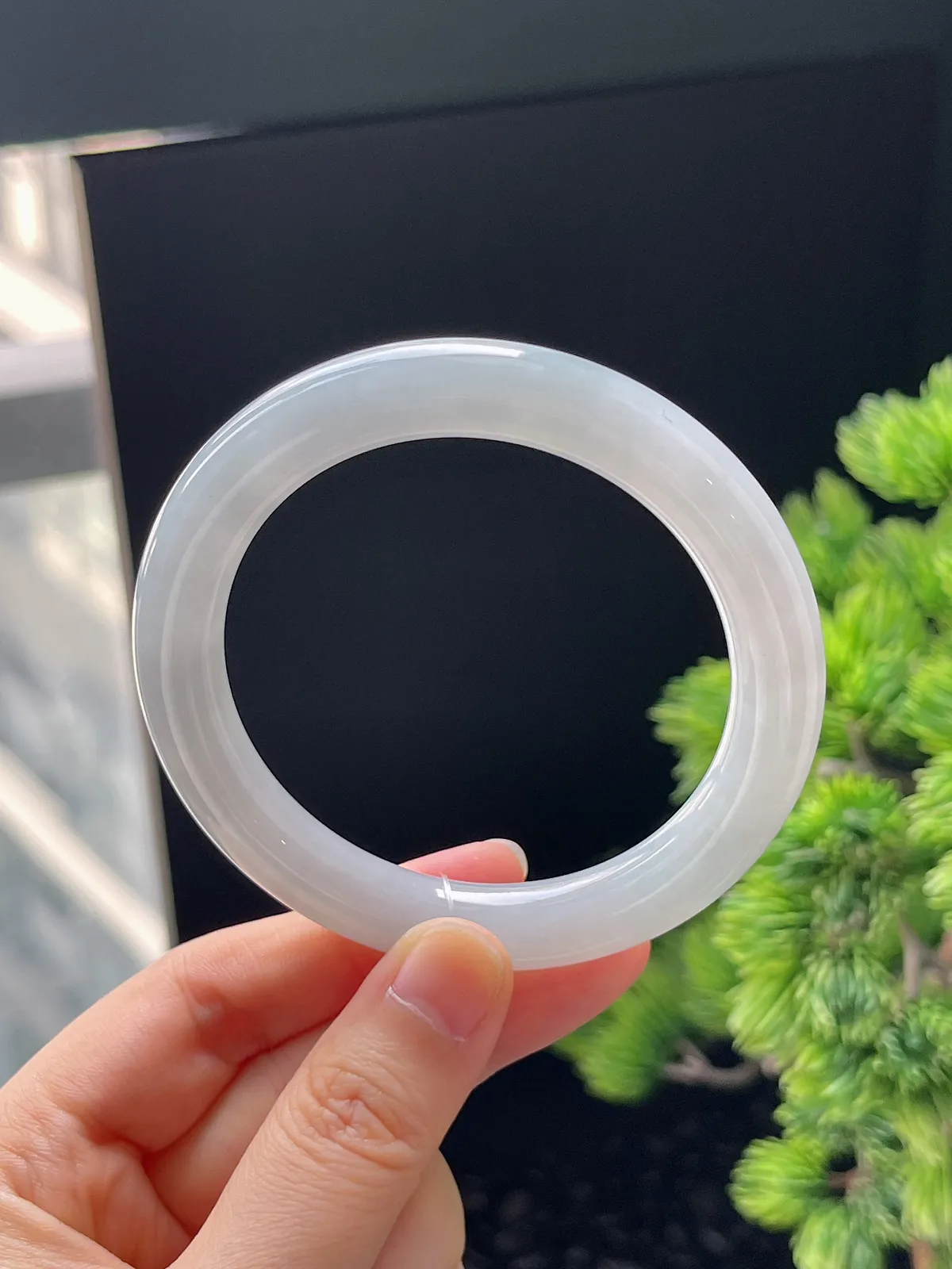 圆镯55.5圈口，翡翠手镯