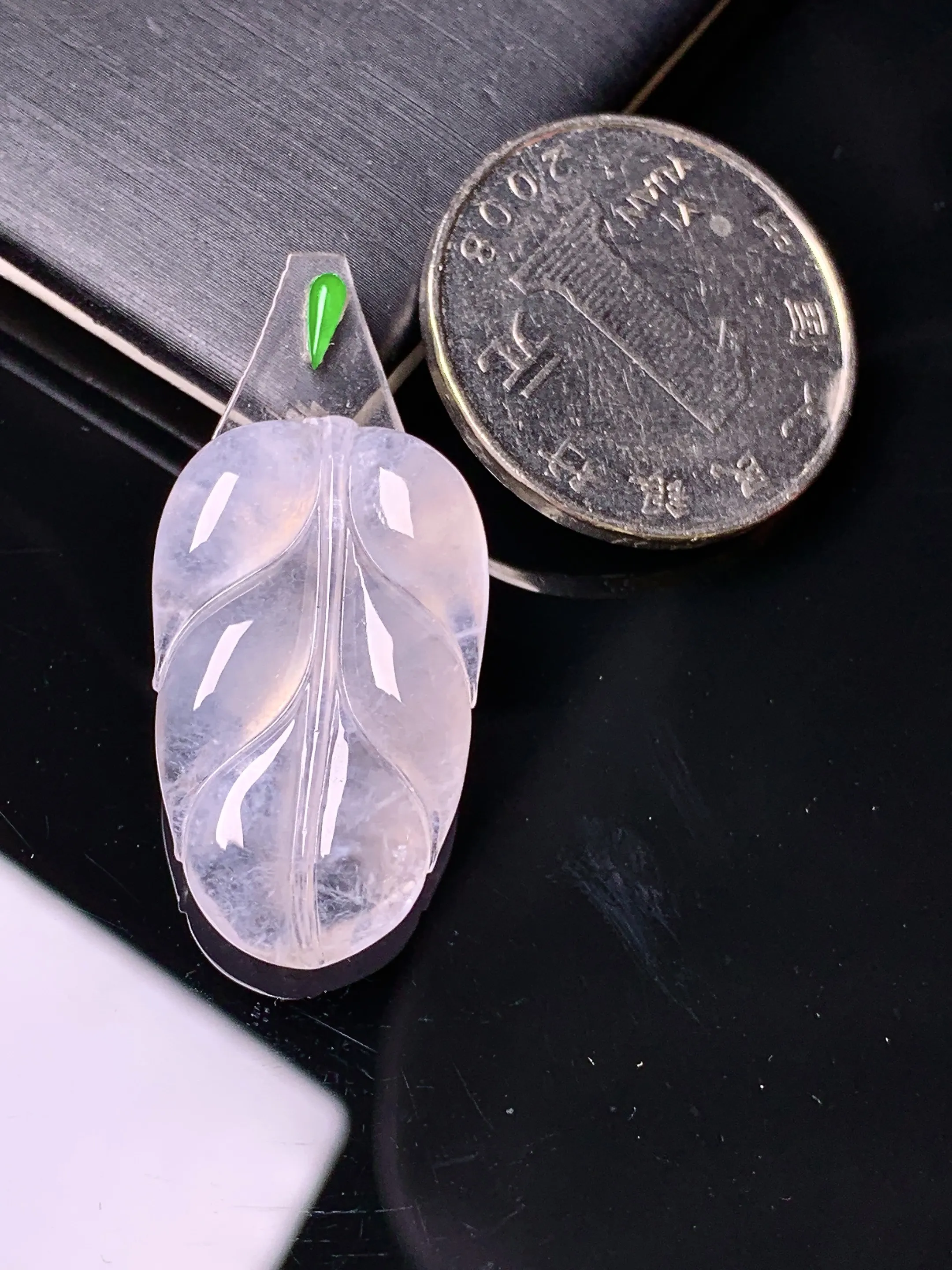 镶嵌款 冰种树叶吊坠 玉质细腻 色泽艳丽清新 整体尺寸28*16.8*4.8