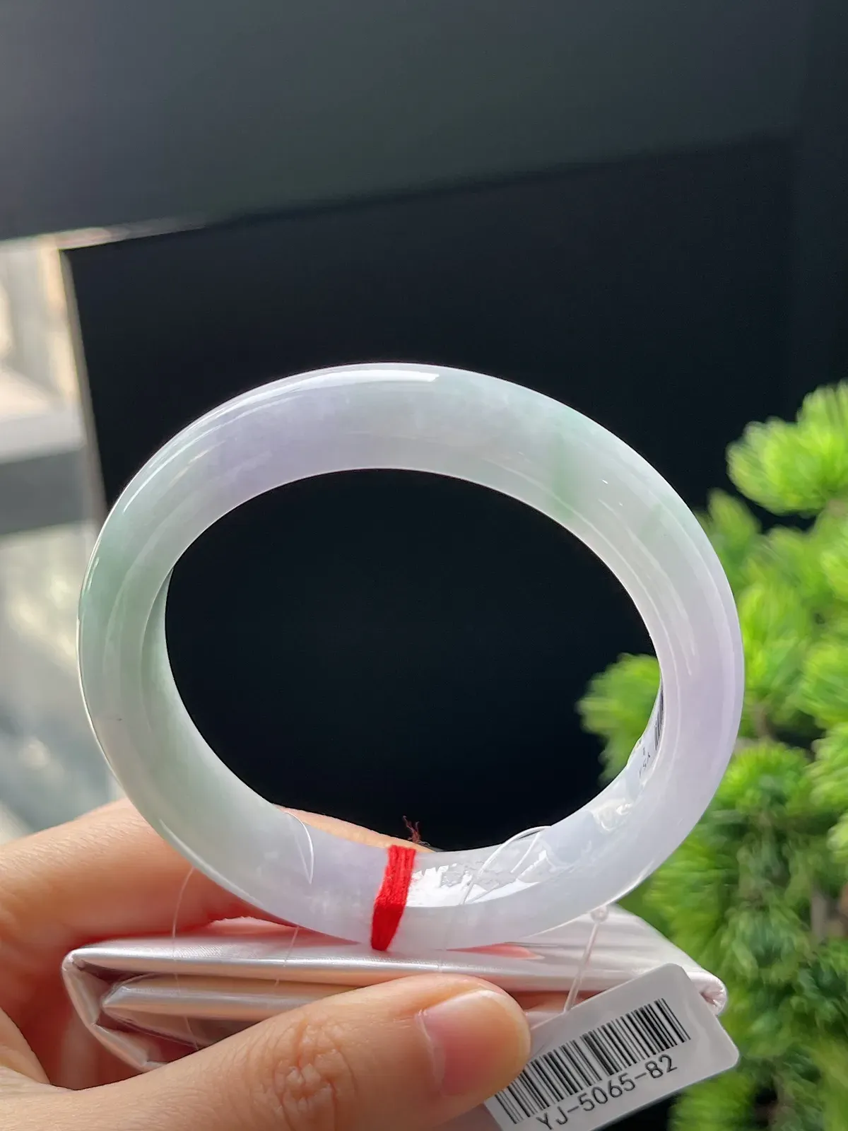 正圈58圈口，翡翠糯化种春带彩手镯