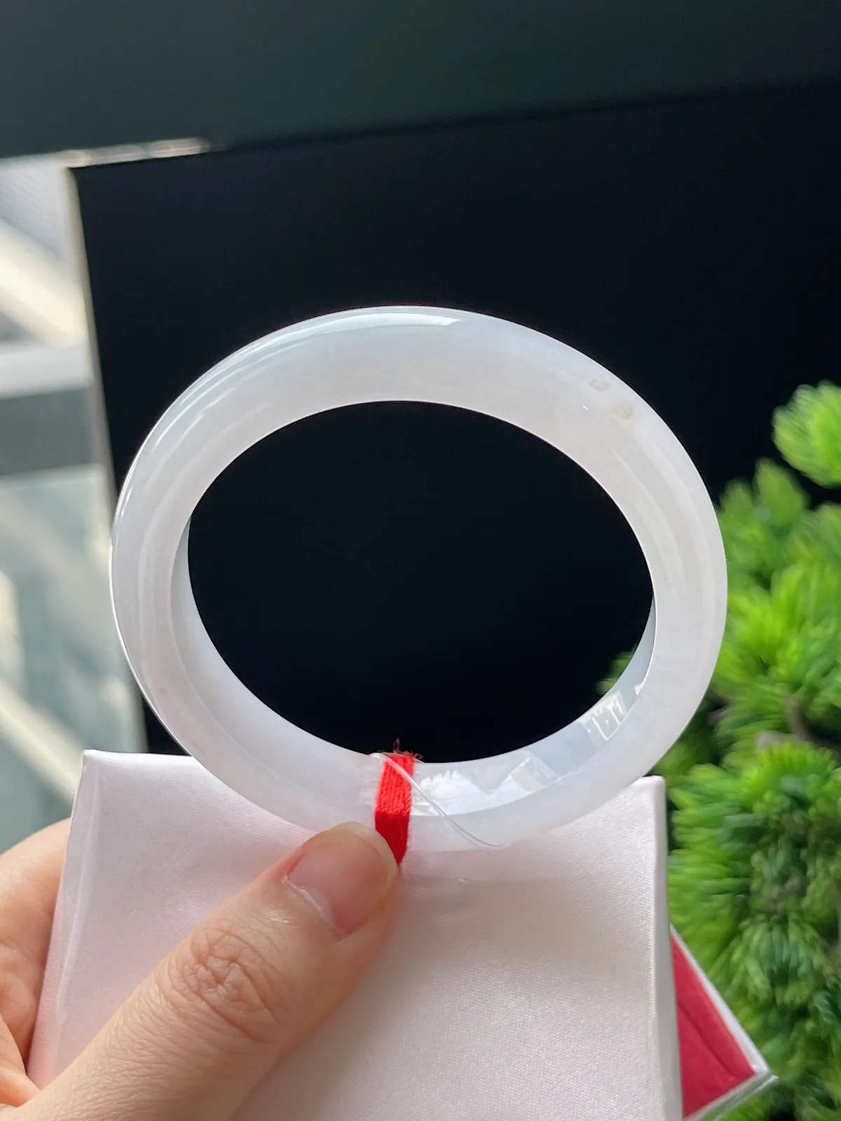 正圈50.5圈口，翡翠冰糯种淡绿手镯