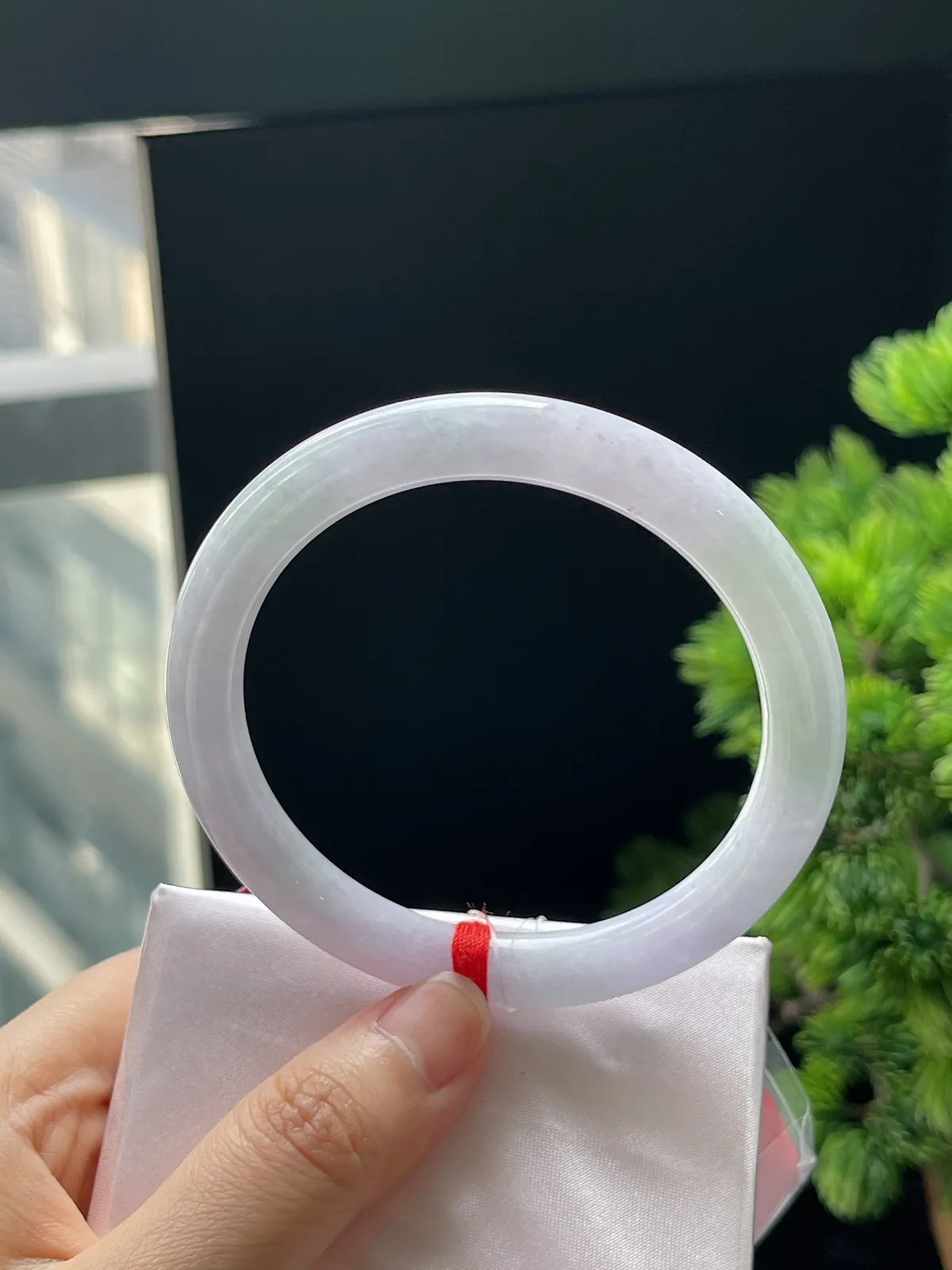 圆镯58圈口，翡翠糯化种春带彩手镯