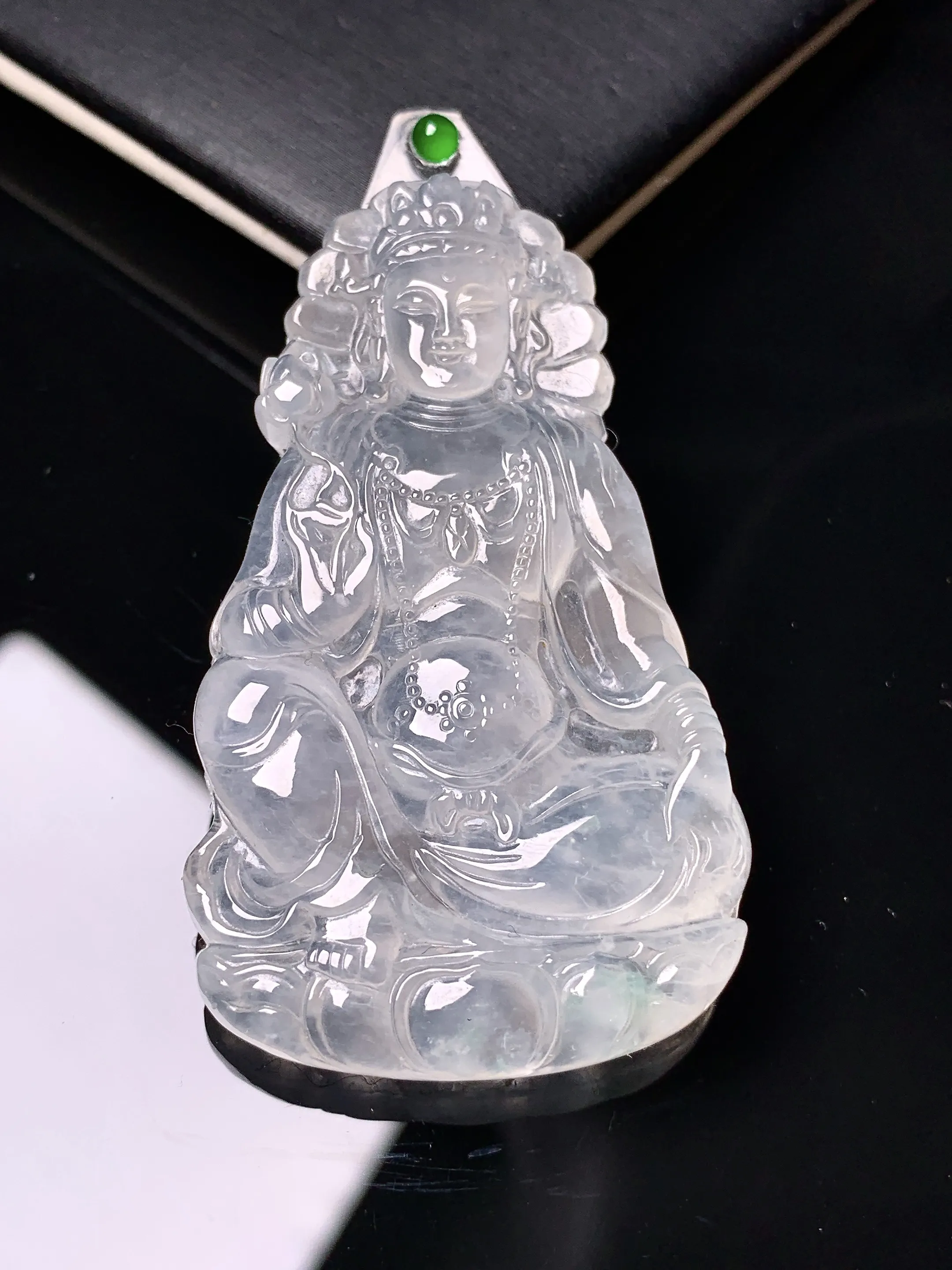 镶嵌款 冰种度母观音吊坠 玉质细腻 色泽艳丽清新 整体尺寸53.5*31*4.8