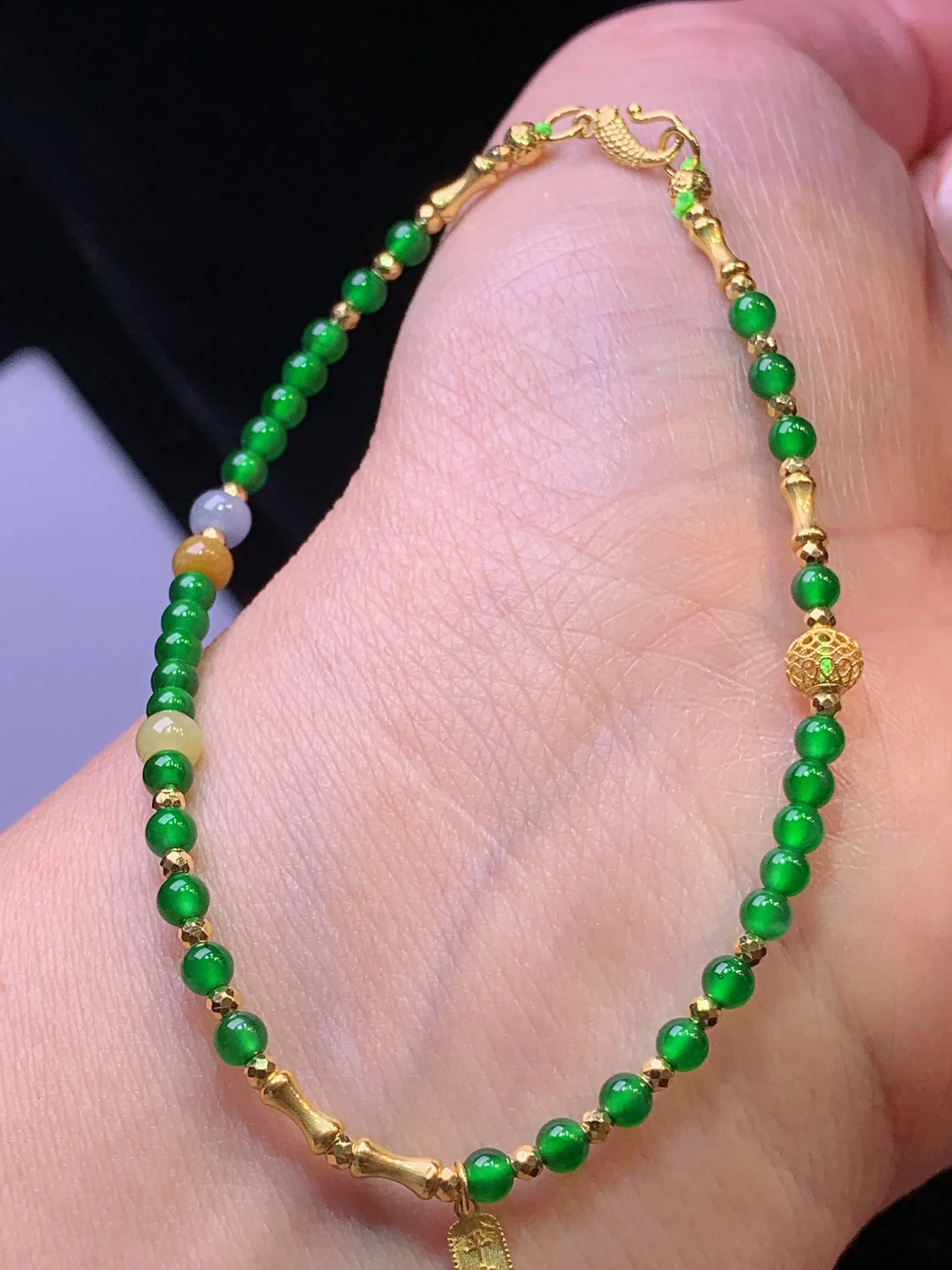 18k金镶嵌满绿圆珠手链 玉质细腻 色泽艳丽清新 整体尺寸3