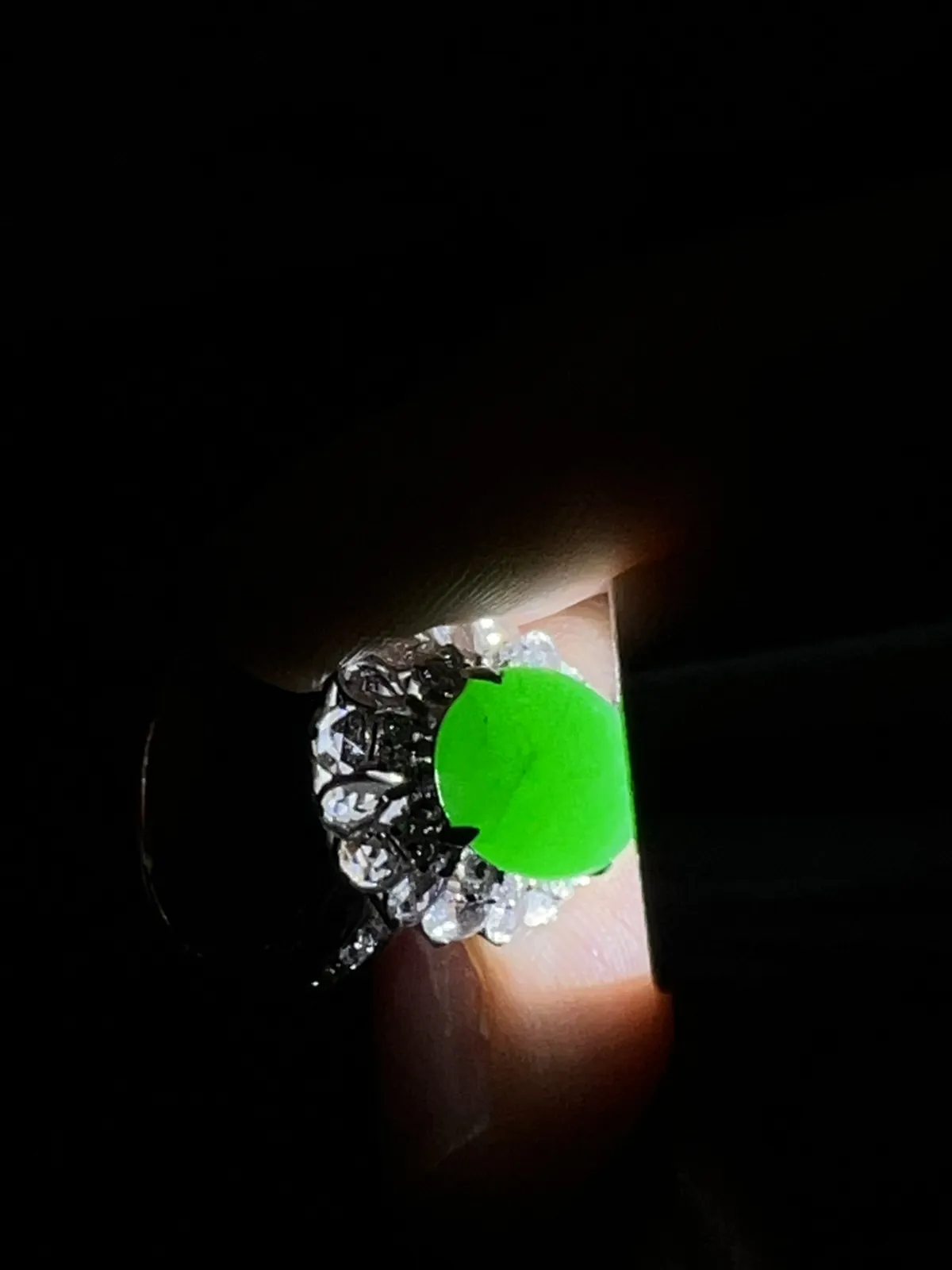 18k金翡翠满绿戒指