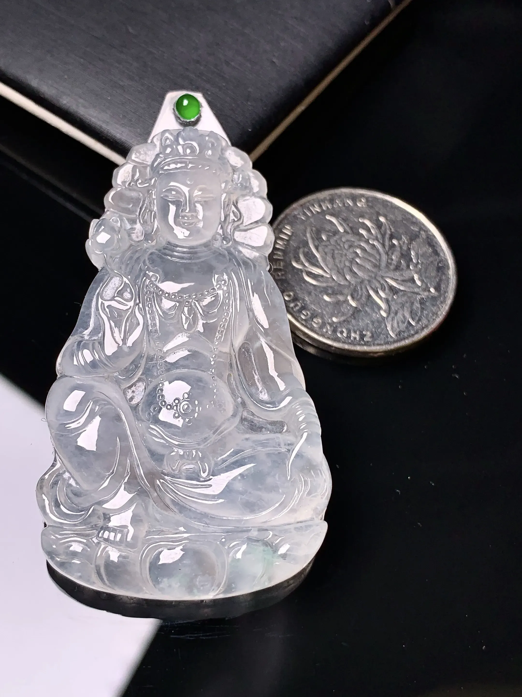 镶嵌款 冰种度母观音吊坠 玉质细腻 色泽艳丽清新 整体尺寸53.5*31*4.8